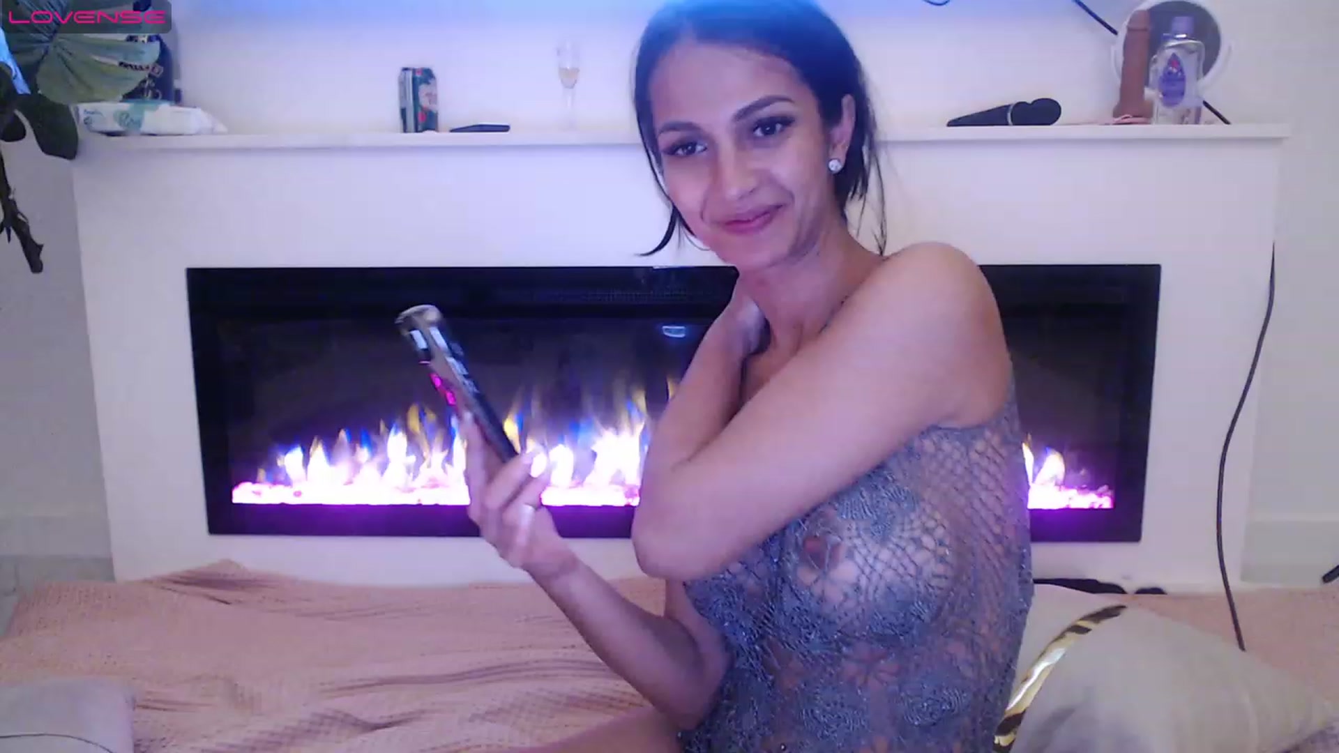 Gallery image thumbnail from Aana_lise's myfreecams stream on, 04/14/2023, 20:49 image 12 of 20