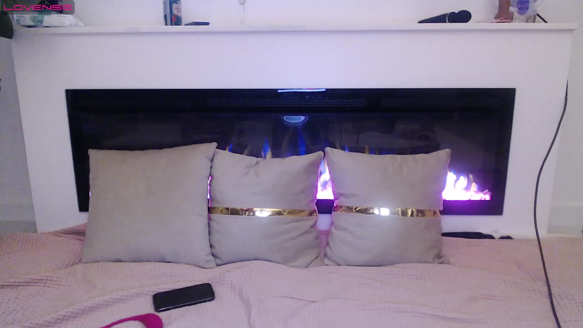 Gallery image thumbnail from Aana_lise's myfreecams stream on, 04/14/2023, 20:49 image 14 of 20