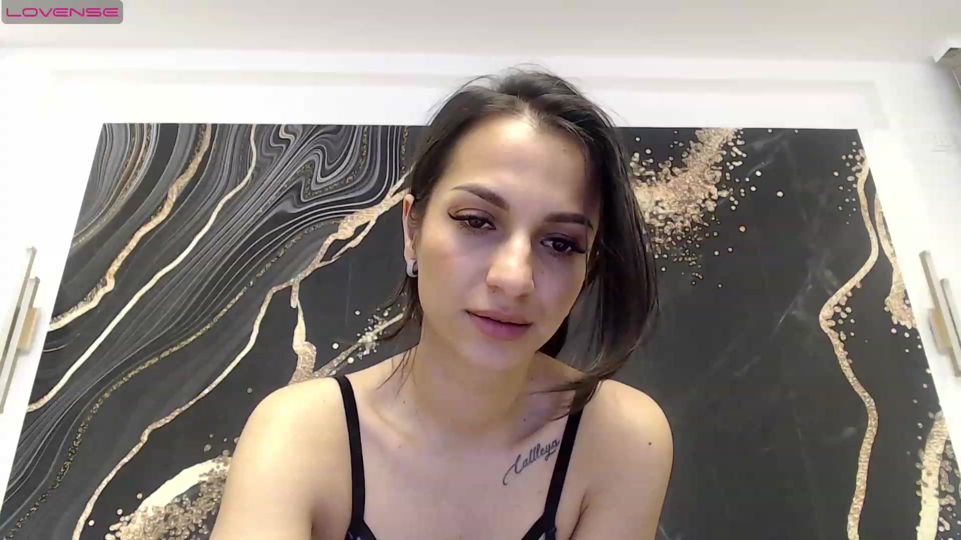 Gallery image thumbnail from Aana_lise's myfreecams stream on, 04/19/2023, 19:06 image 8 of 20