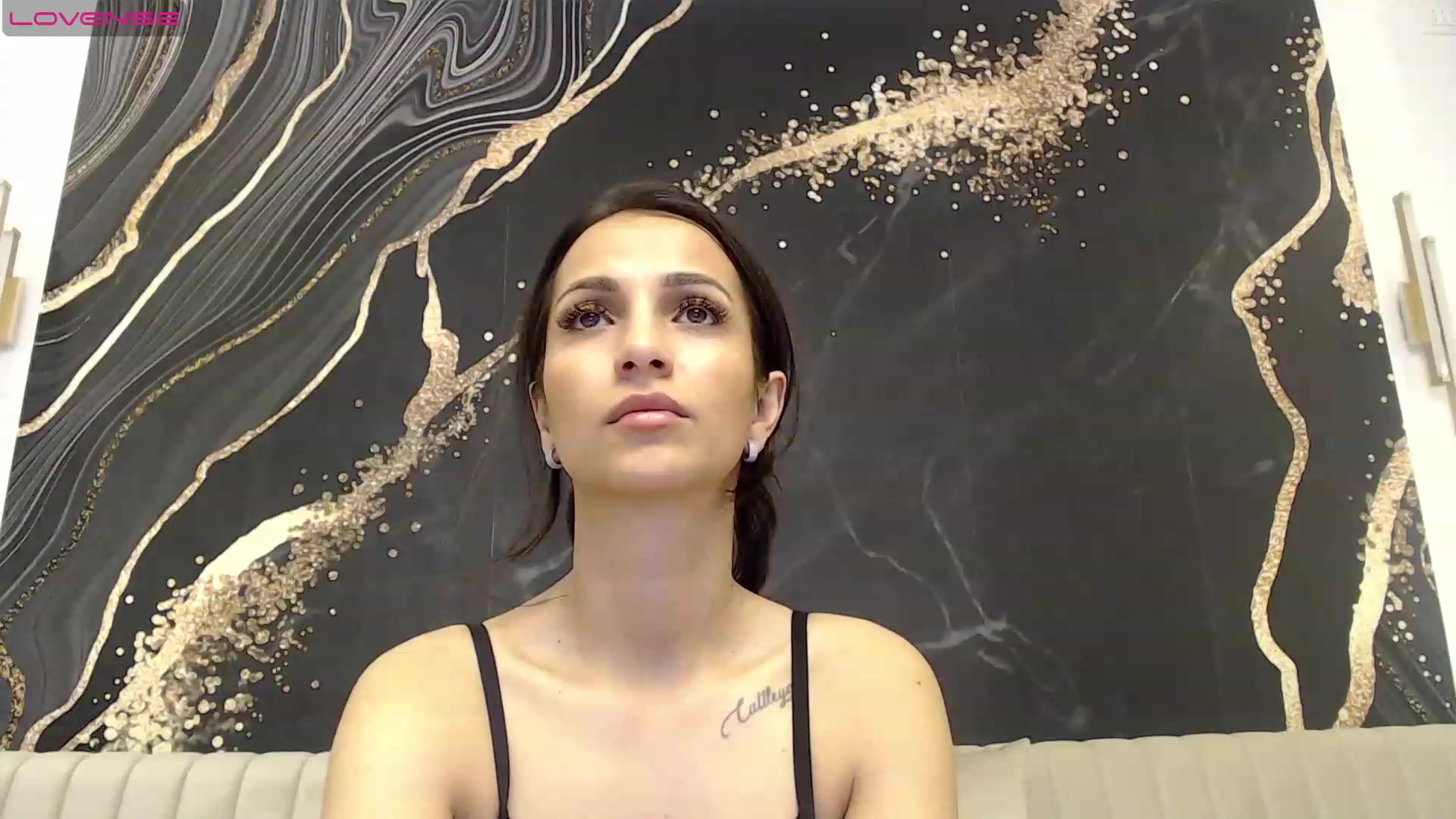 Gallery image thumbnail from Aana_lise's myfreecams stream on, 04/19/2023, 19:06 image 2 of 20