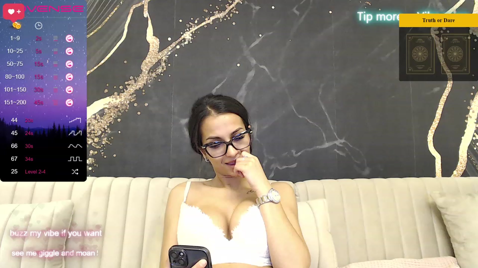 Gallery image thumbnail from Aana_lise's myfreecams stream on, 04/20/2023, 18:35 image 18 of 20