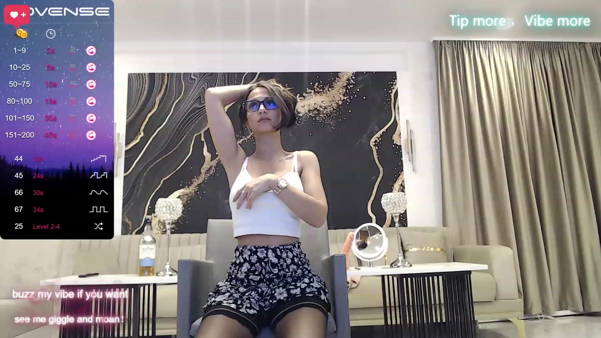 Gallery image thumbnail from Aana_lise's myfreecams stream on, 04/27/2023, 19:38 image 3 of 20