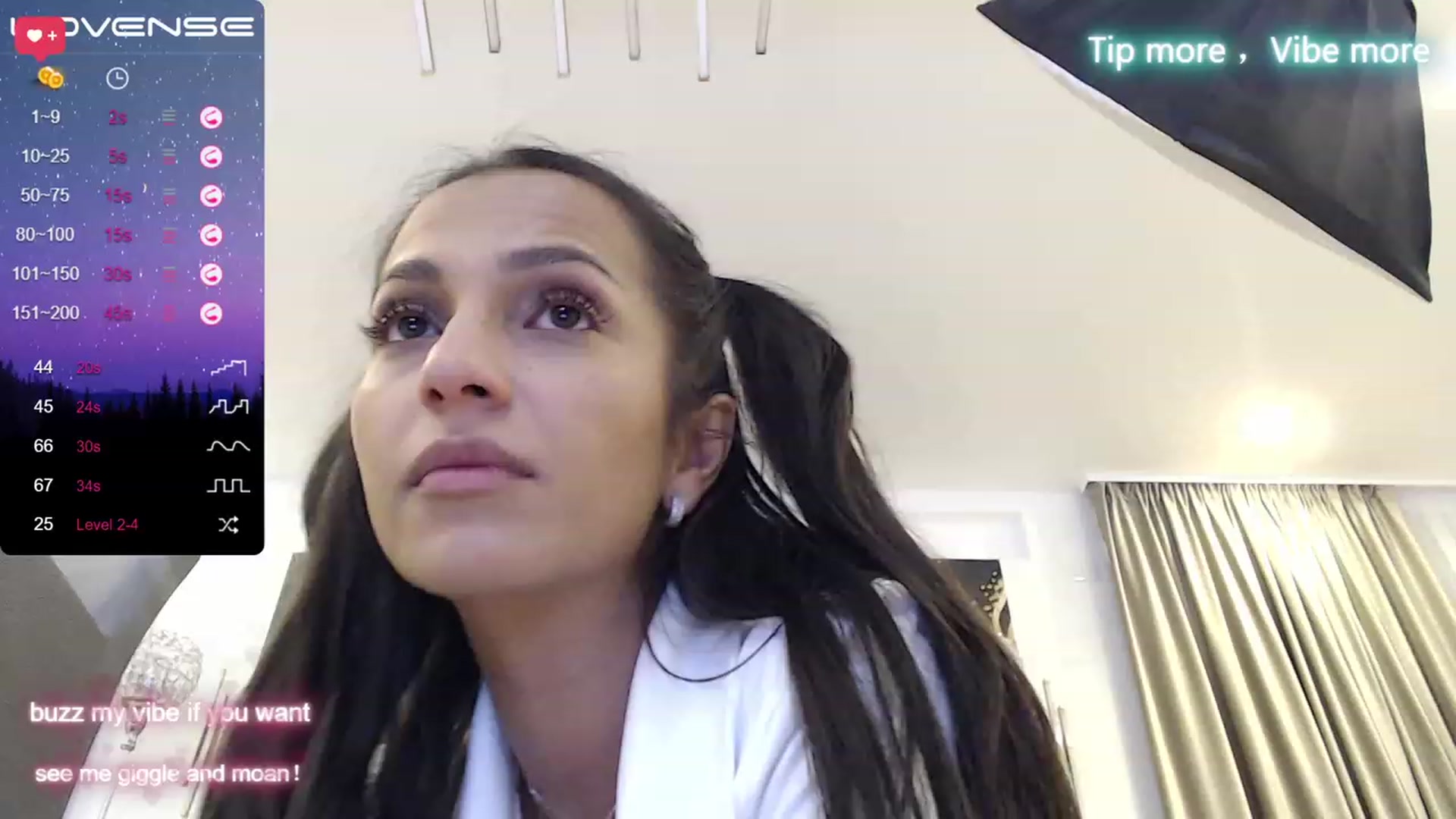 Gallery image thumbnail from Aana_lise's myfreecams stream on, 05/24/2023, 21:06 image 10 of 20