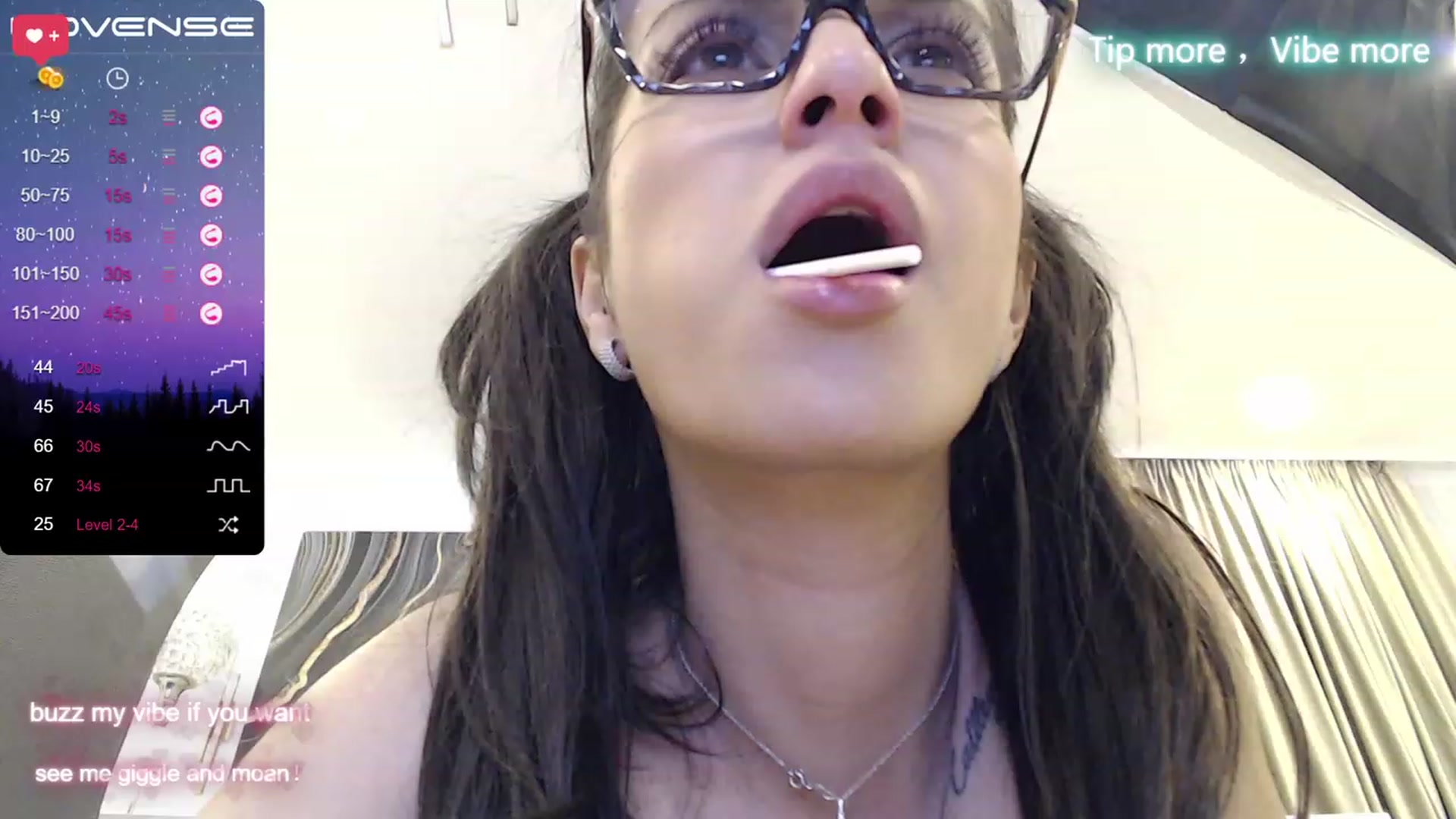 Gallery image thumbnail from Aana_lise's myfreecams stream on, 05/24/2023, 21:06 image 16 of 20