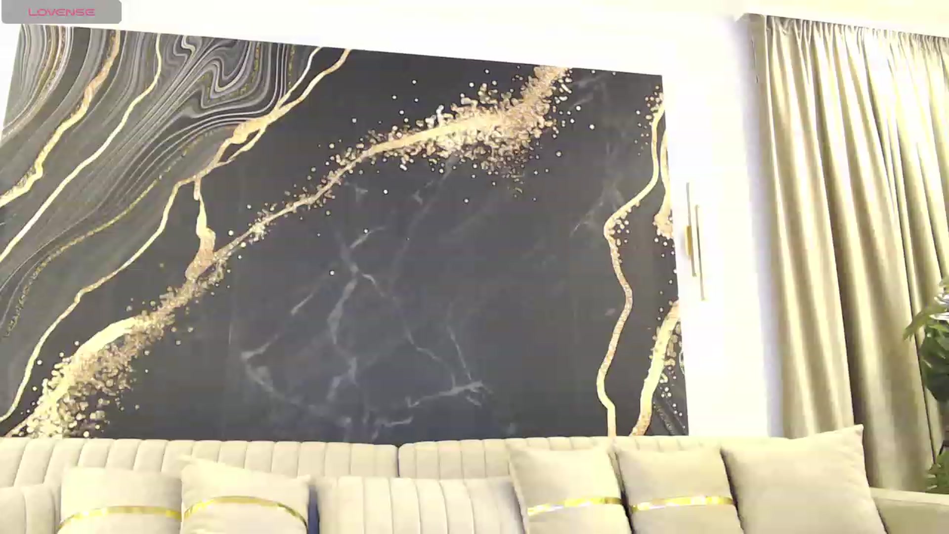 Gallery image thumbnail from Aana_lise's myfreecams stream on, 11/07/2023, 19:21 image 18 of 20