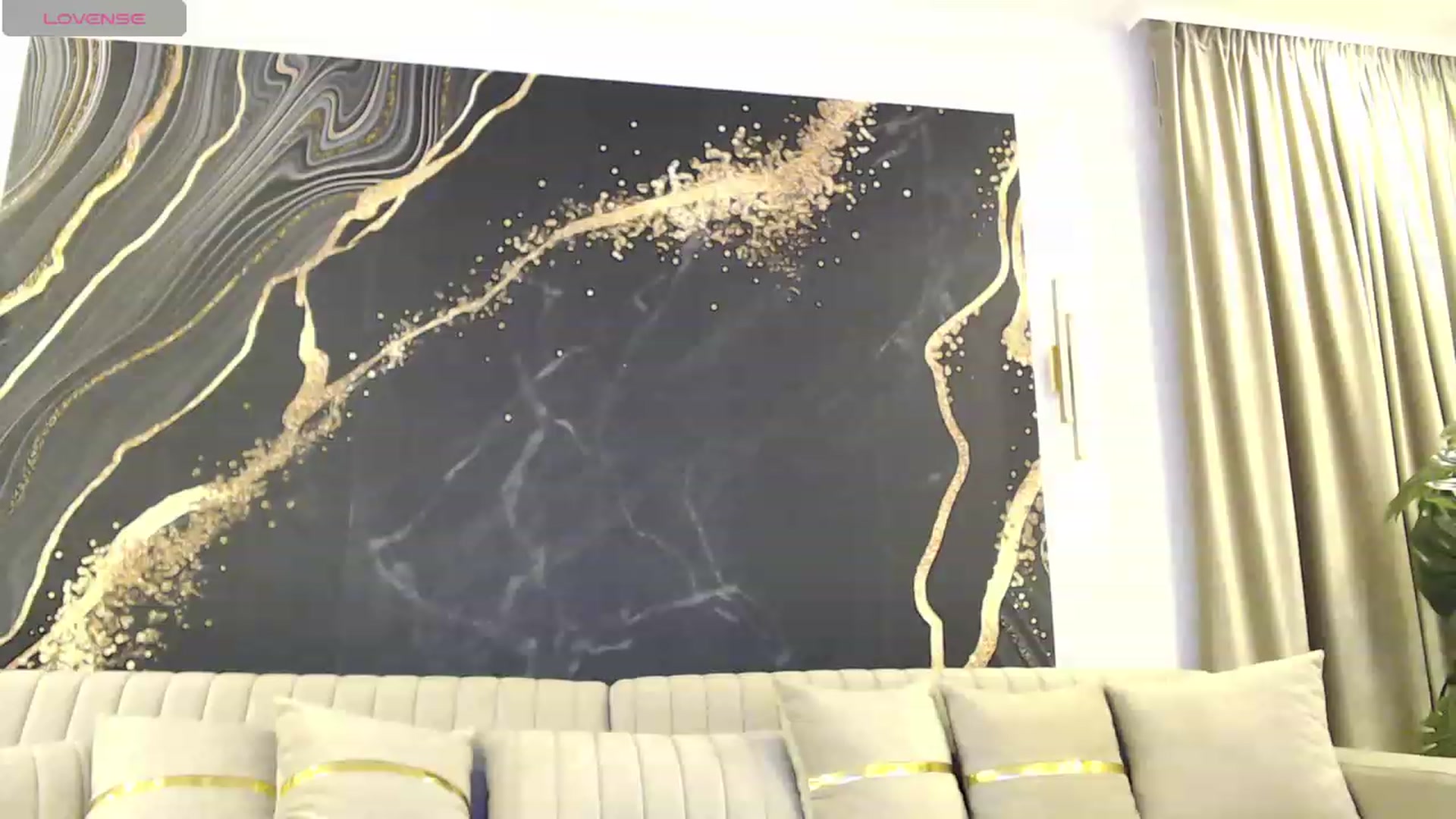 Gallery image thumbnail from Aana_lise's myfreecams stream on, 11/07/2023, 19:21 image 10 of 20