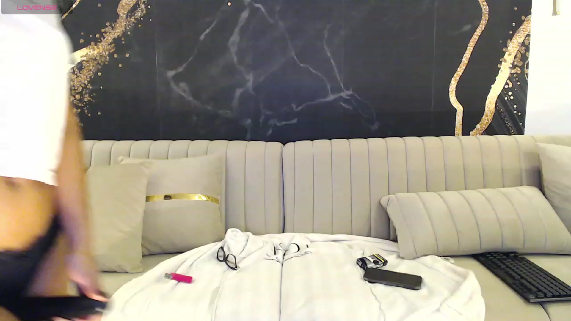 Gallery image thumbnail from Aana_lise's myfreecams stream on, 12/08/2023, 20:37 image 15 of 20
