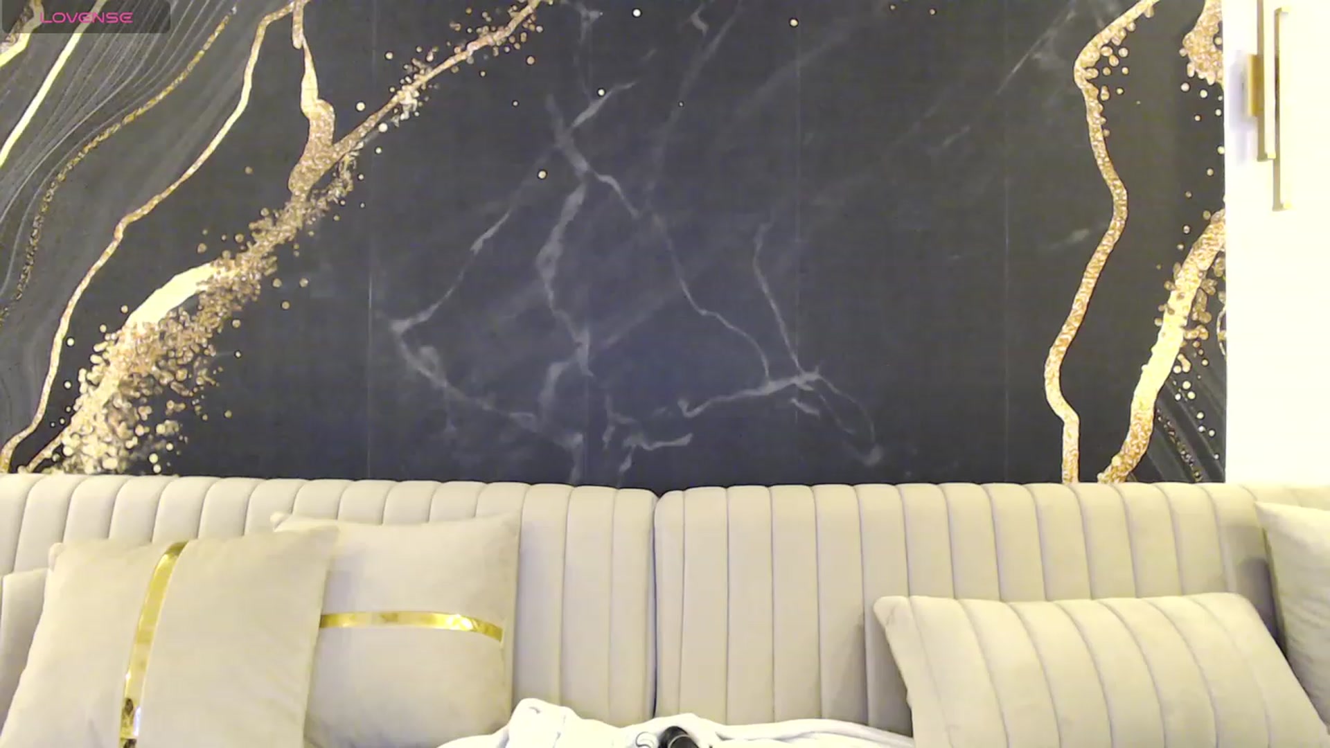 Gallery image thumbnail from Aana_lise's myfreecams stream on, 12/08/2023, 20:37 image 3 of 20
