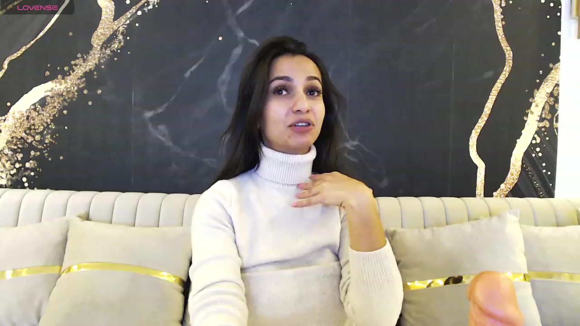 Gallery image thumbnail from Aana_lise's myfreecams stream on, 12/27/2023, 22:13 image 16 of 20