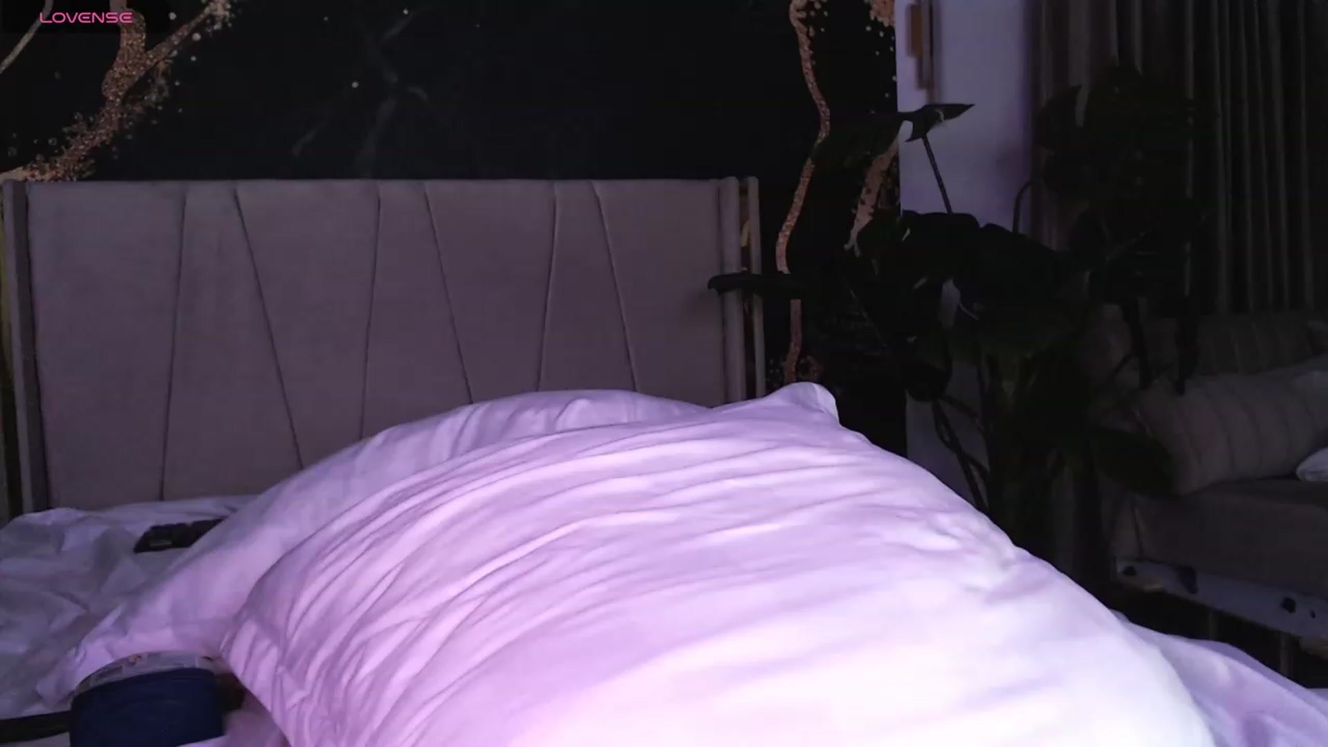 Gallery image thumbnail from Aana_lise's myfreecams stream on, 01/18/2024, 22:07 image 8 of 20