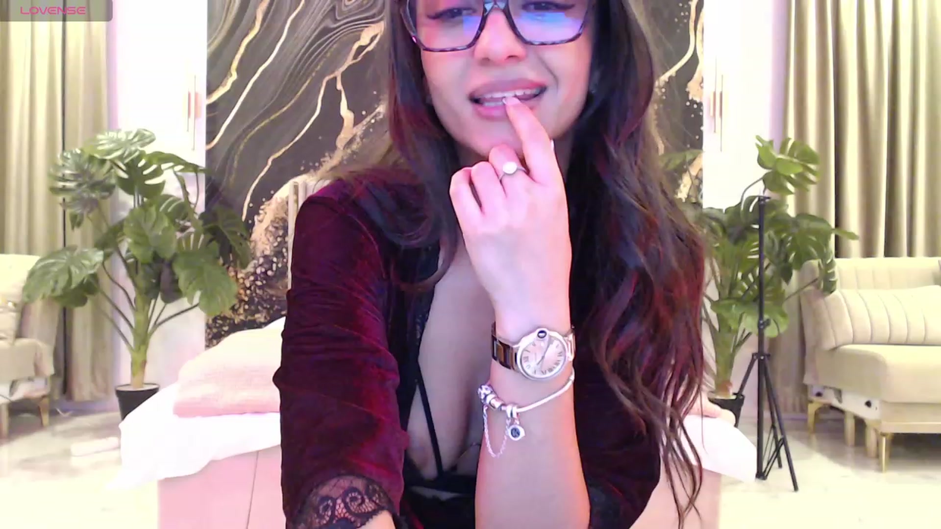 Gallery image thumbnail from Aana_lise's myfreecams stream on, 02/15/2024, 21:02 image 12 of 20
