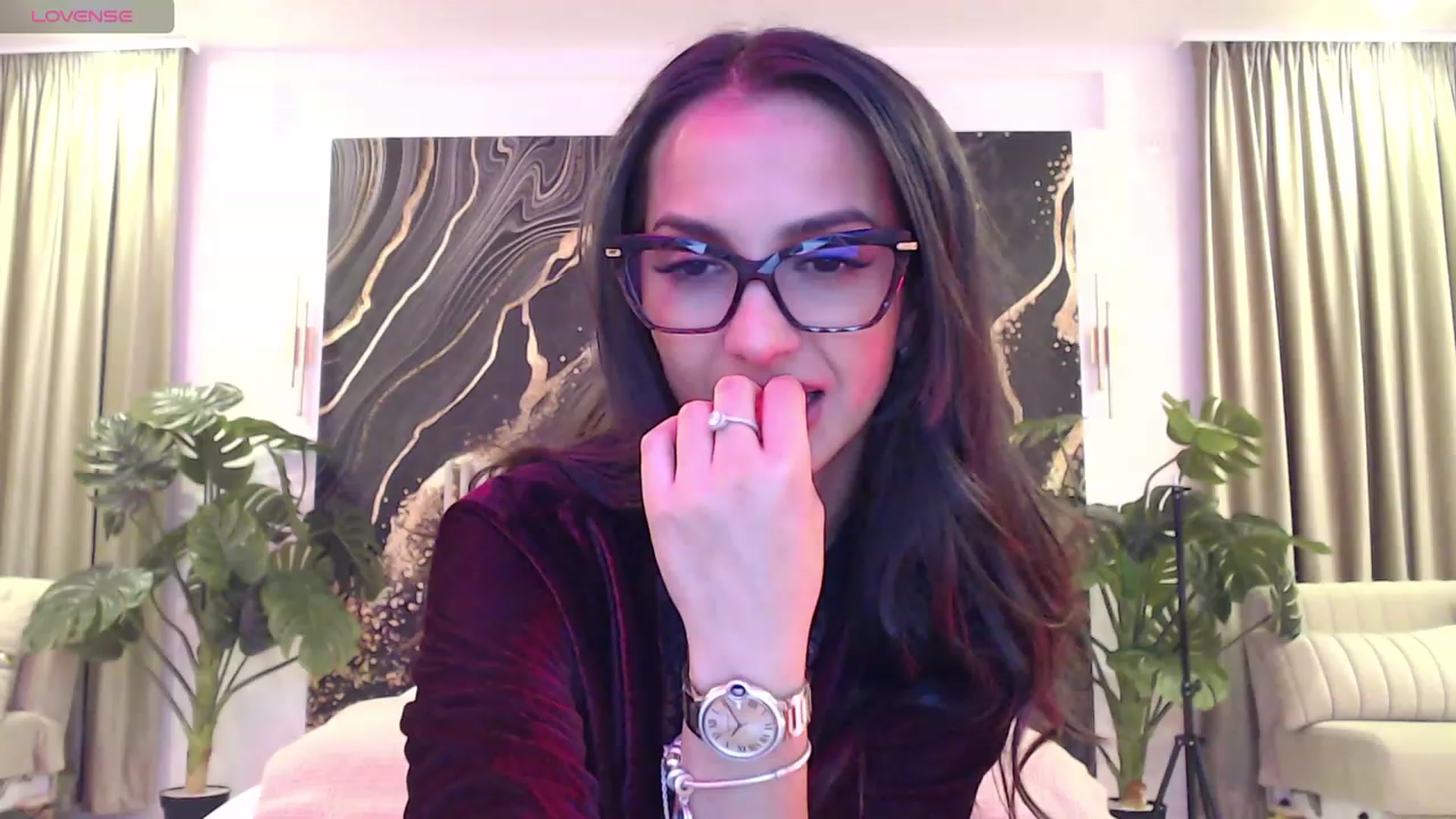 Gallery image thumbnail from Aana_lise's myfreecams stream on, 02/15/2024, 21:02 image 10 of 20