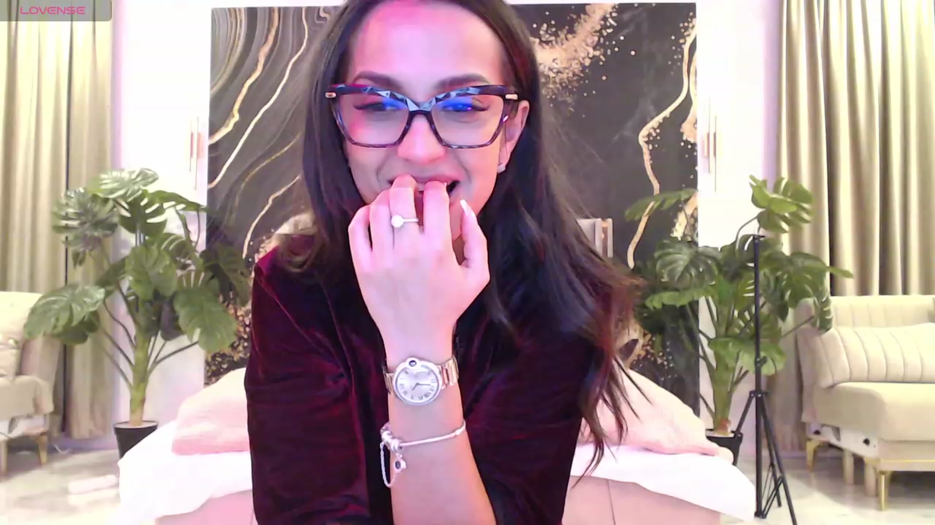 Gallery image thumbnail from Aana_lise's myfreecams stream on, 02/15/2024, 21:02 image 15 of 20