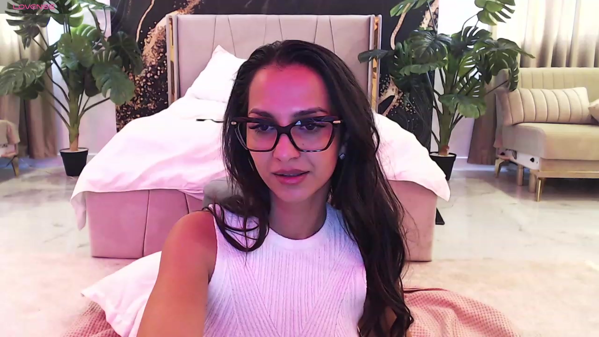 Gallery image thumbnail from Aana_lise's myfreecams stream on, 03/05/2024, 11:37 image 8 of 20