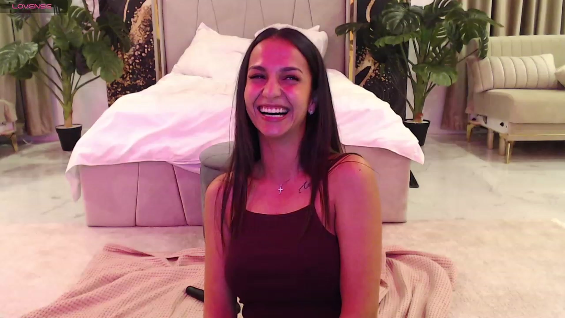 Gallery image thumbnail from Aana_lise's myfreecams stream on, 03/05/2024, 22:58 image 3 of 20