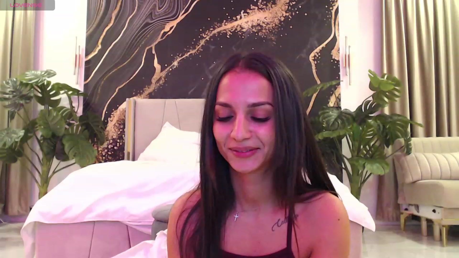 Gallery image thumbnail from Aana_lise's myfreecams stream on, 03/05/2024, 22:58 image 16 of 20