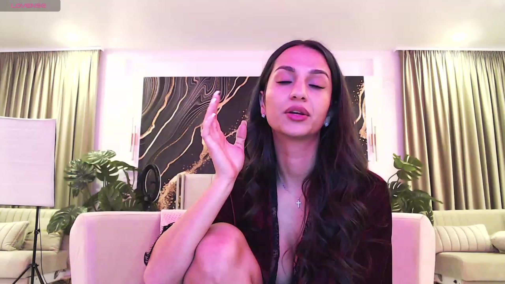 Gallery image thumbnail from Aana_lise's myfreecams stream on, 03/12/2024, 22:21 image 2 of 20