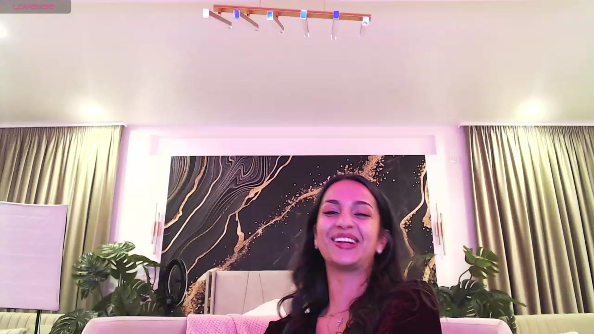 Gallery image thumbnail from Aana_lise's myfreecams stream on, 03/12/2024, 22:21 image 1 of 20