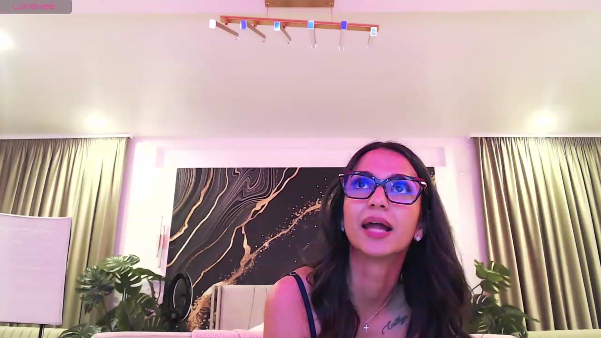 Gallery image thumbnail from Aana_lise's myfreecams stream on, 03/12/2024, 22:21 image 12 of 20