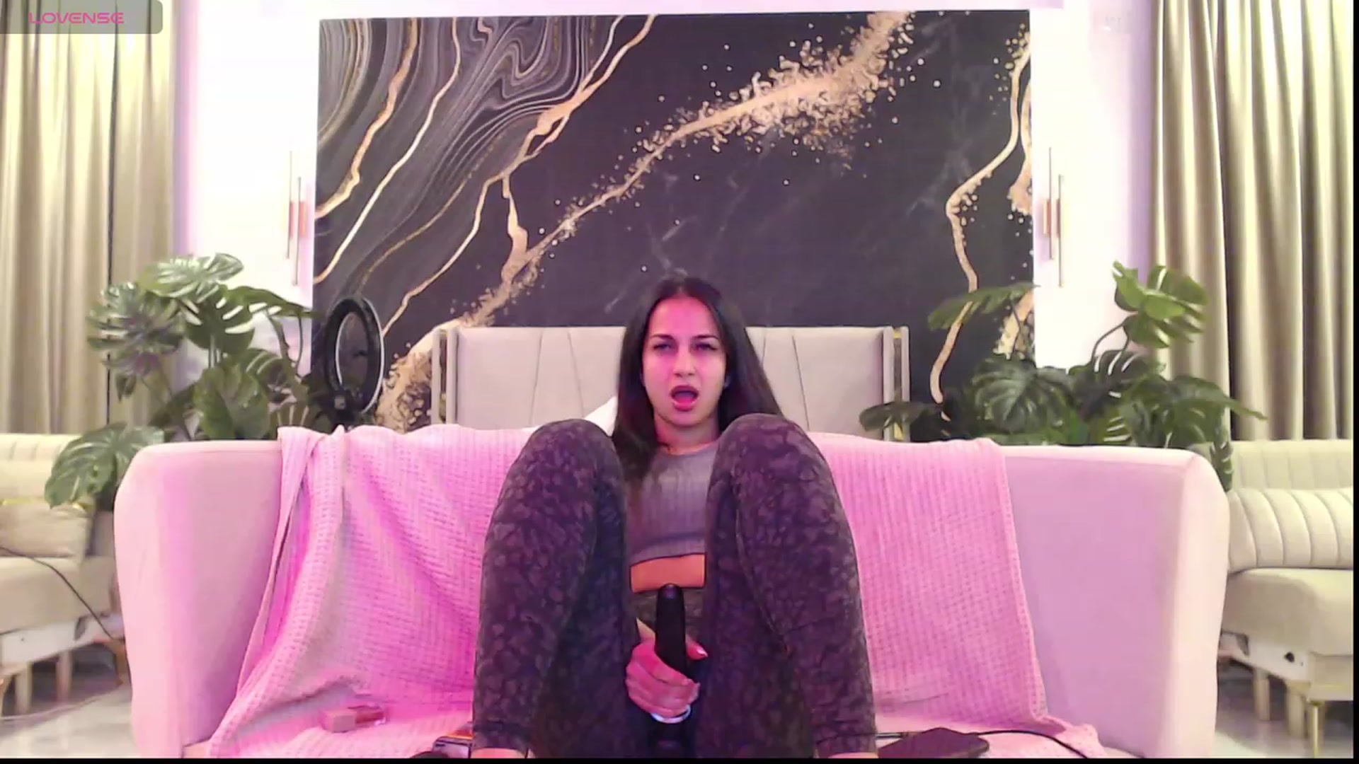 Gallery image thumbnail from Aana_lise's myfreecams stream on, 03/14/2024, 20:29 image 2 of 20