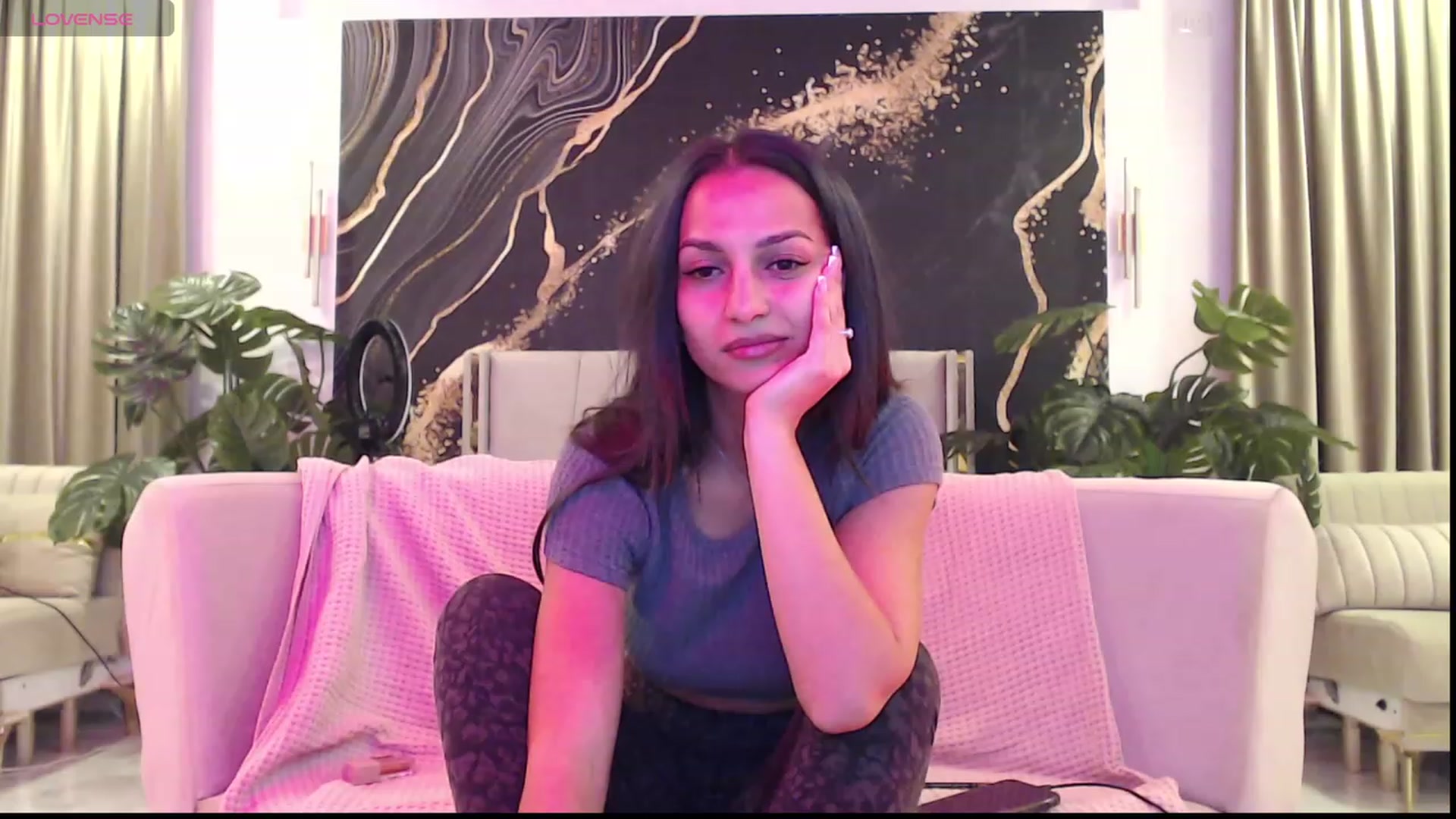 Gallery image thumbnail from Aana_lise's myfreecams stream on, 03/14/2024, 20:29 image 1 of 20