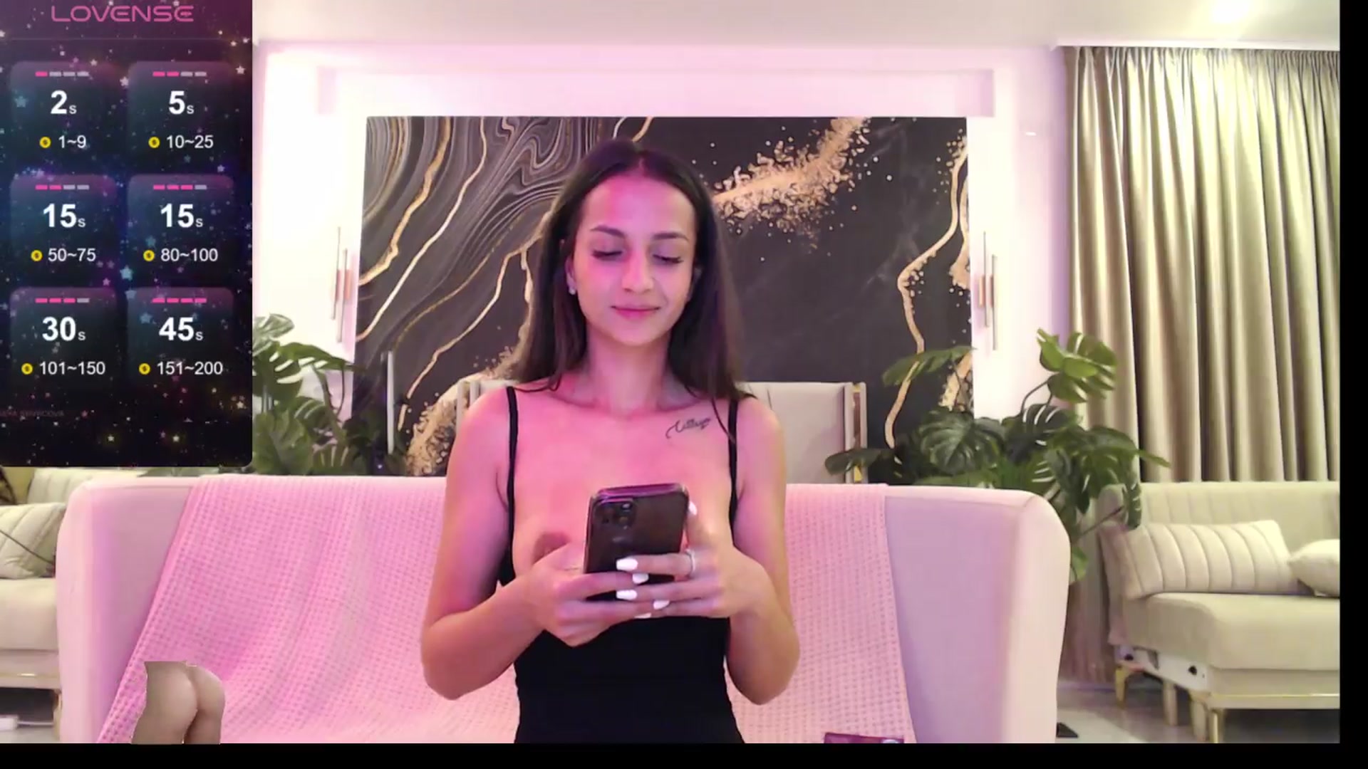 Gallery image thumbnail from Aana_lise's myfreecams stream on, 04/09/2024, 21:25 image 9 of 20