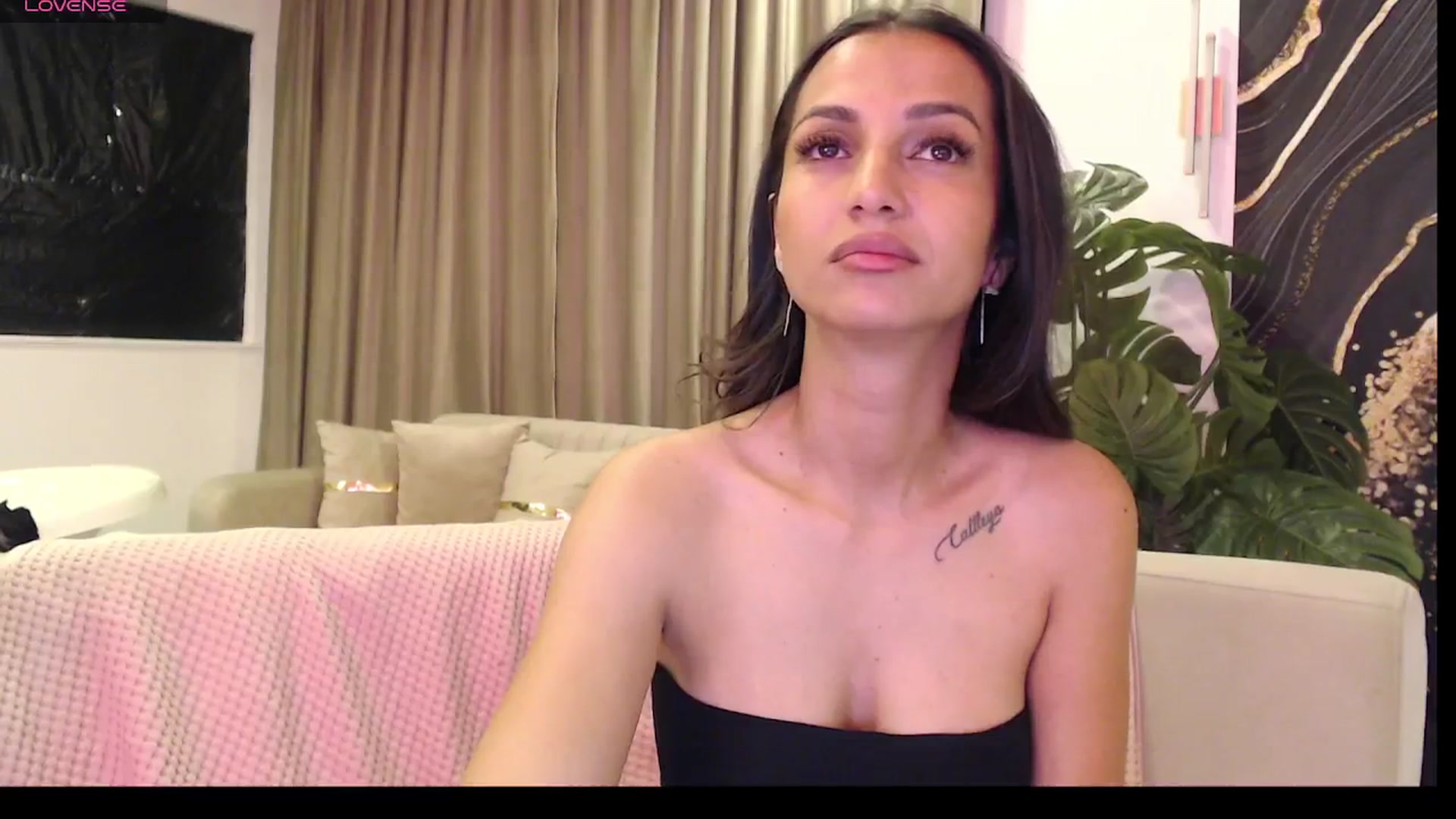 Gallery image thumbnail from Aana_lise's myfreecams stream on, 05/02/2024, 19:45 image 8 of 20