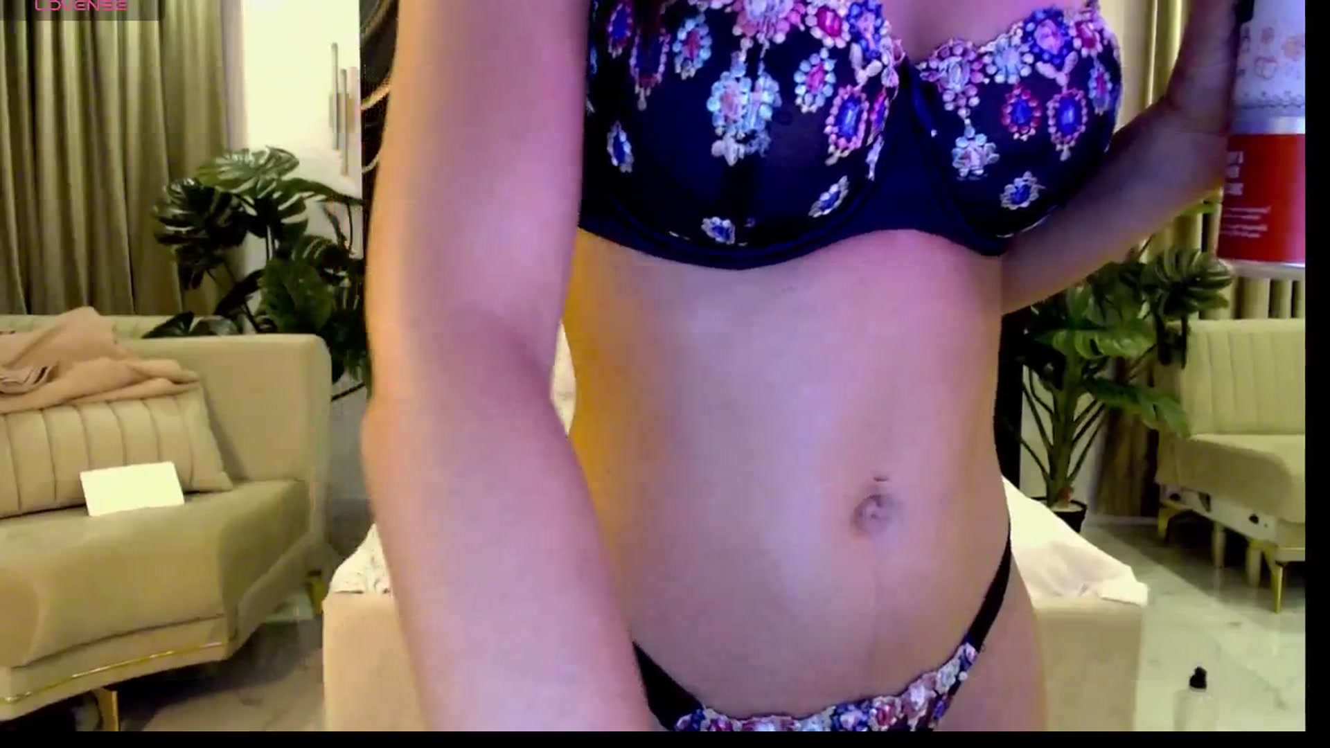 Gallery image thumbnail from Aana_lise's myfreecams stream on, 05/21/2024, 19:48 image 15 of 20