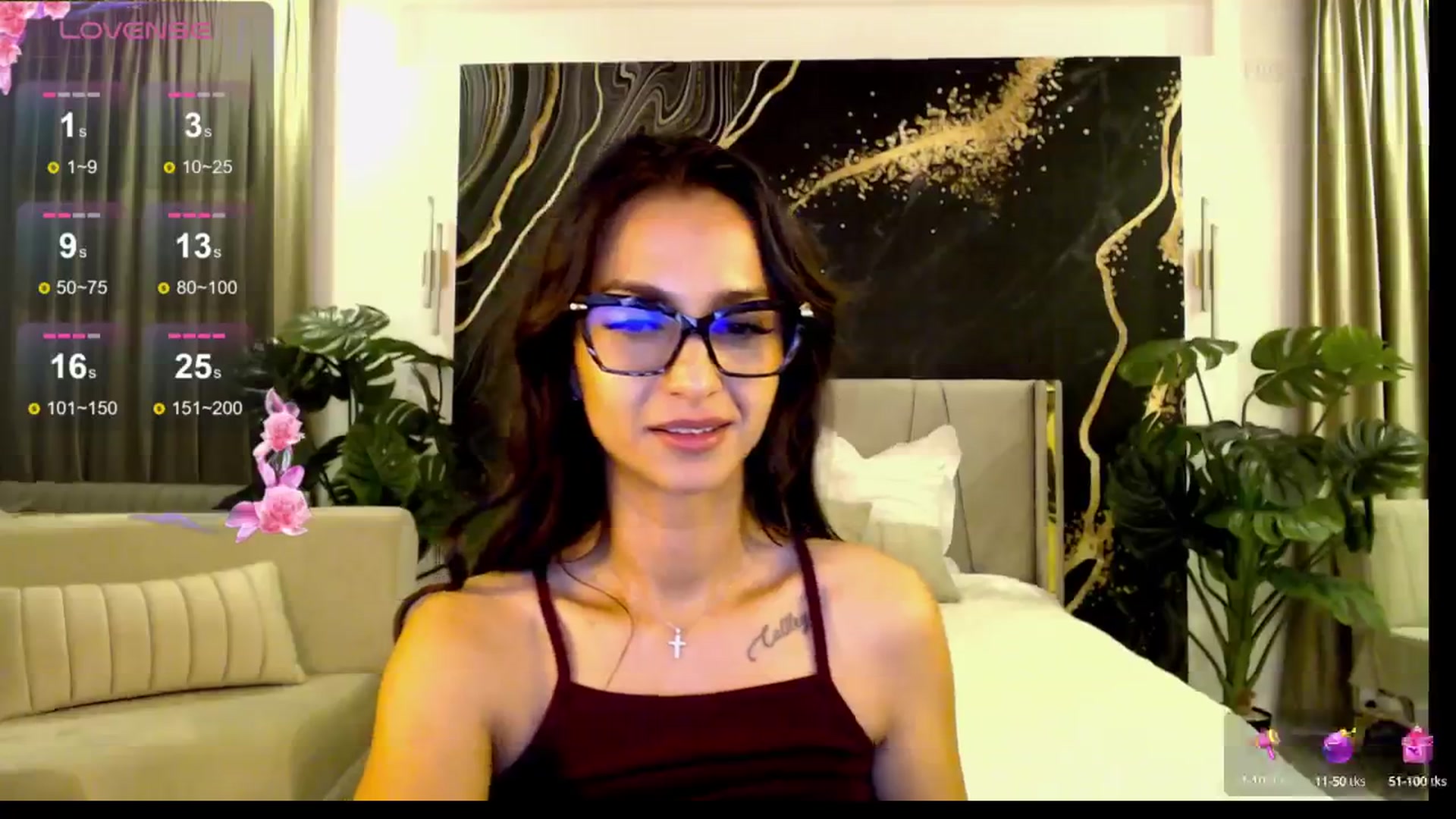Gallery image thumbnail from Aana_lise's myfreecams stream on, 05/29/2024, 22:35 image 17 of 20