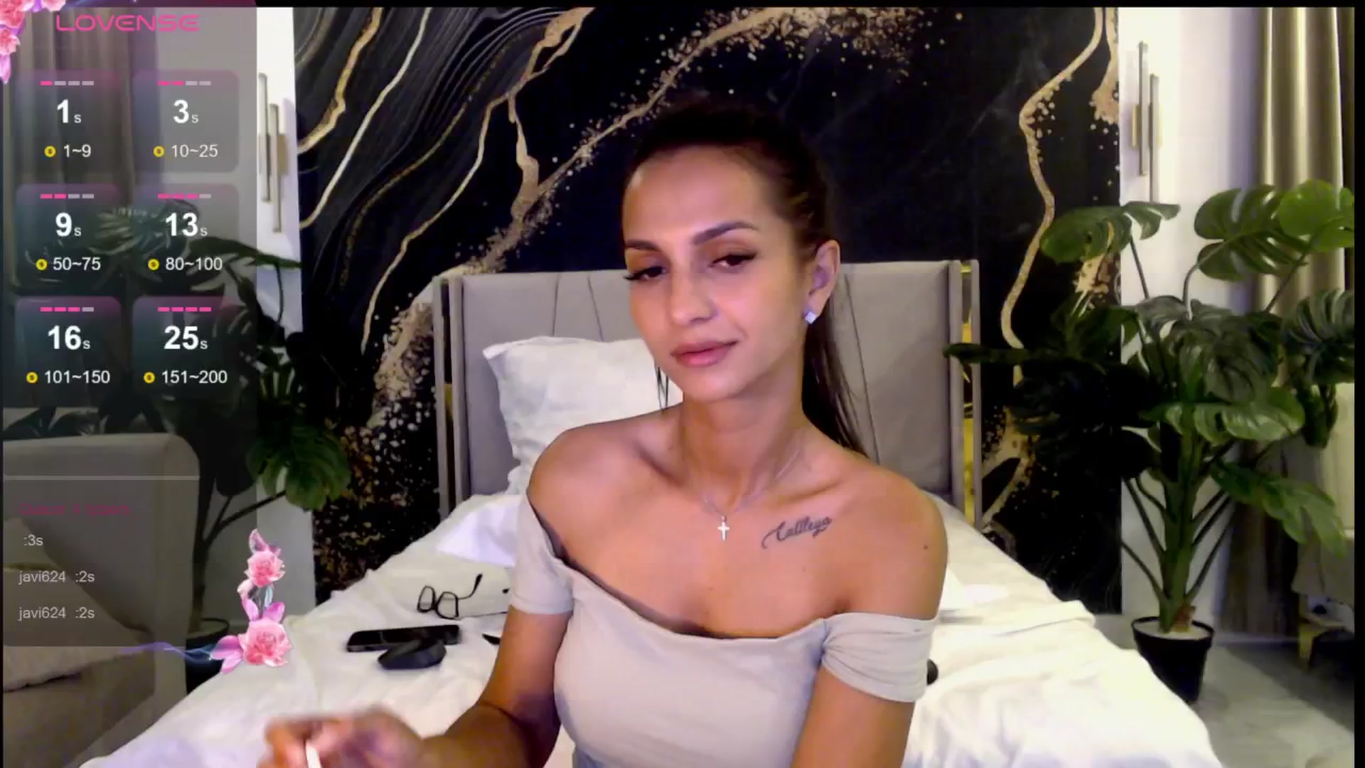 Gallery image thumbnail from Aana_lise's myfreecams stream on, 06/21/2024, 22:06 image 18 of 20