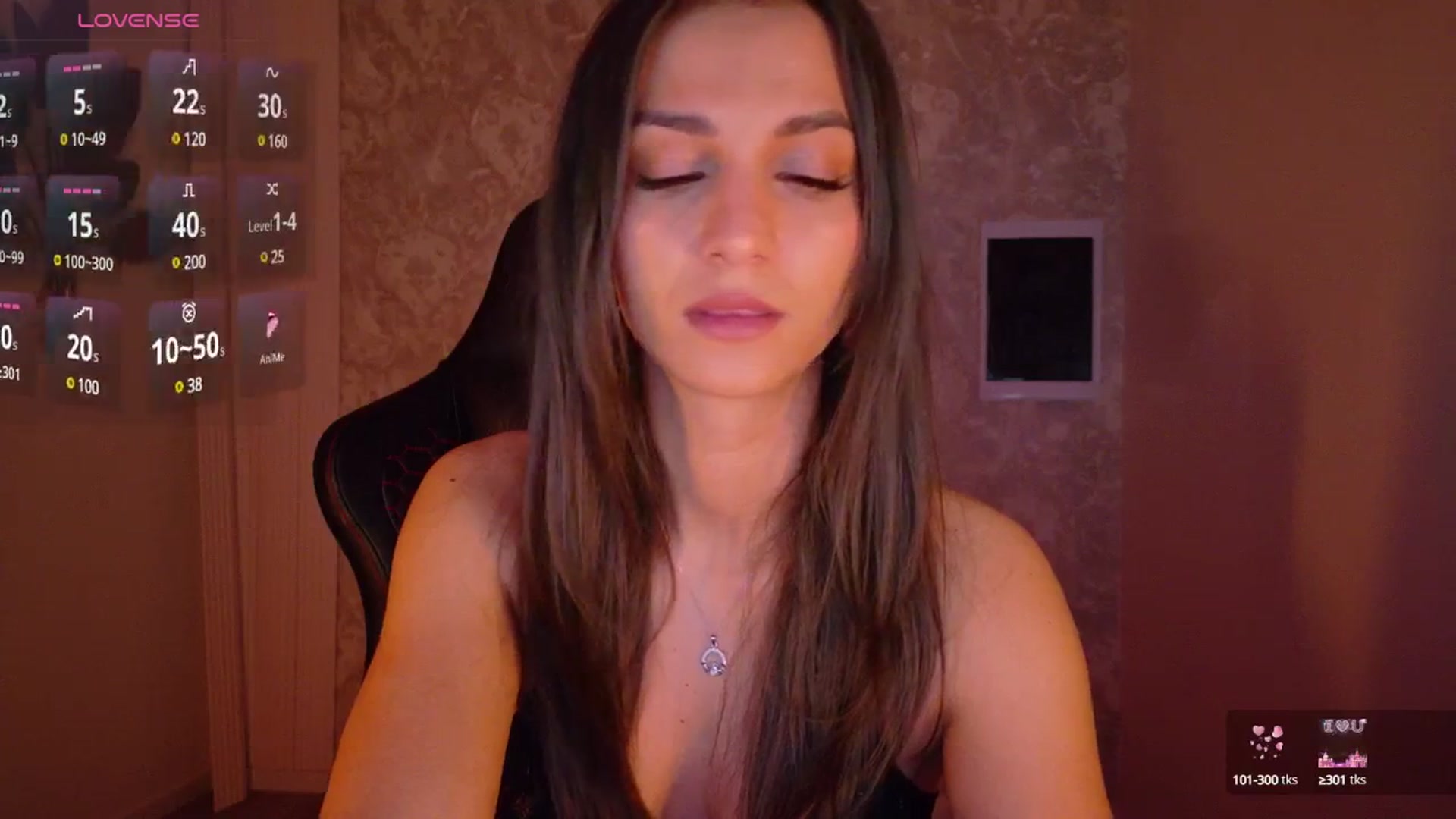 Gallery image thumbnail from Aana_lise's myfreecams stream on, 04/15/2025, 18:20 image 16 of 20