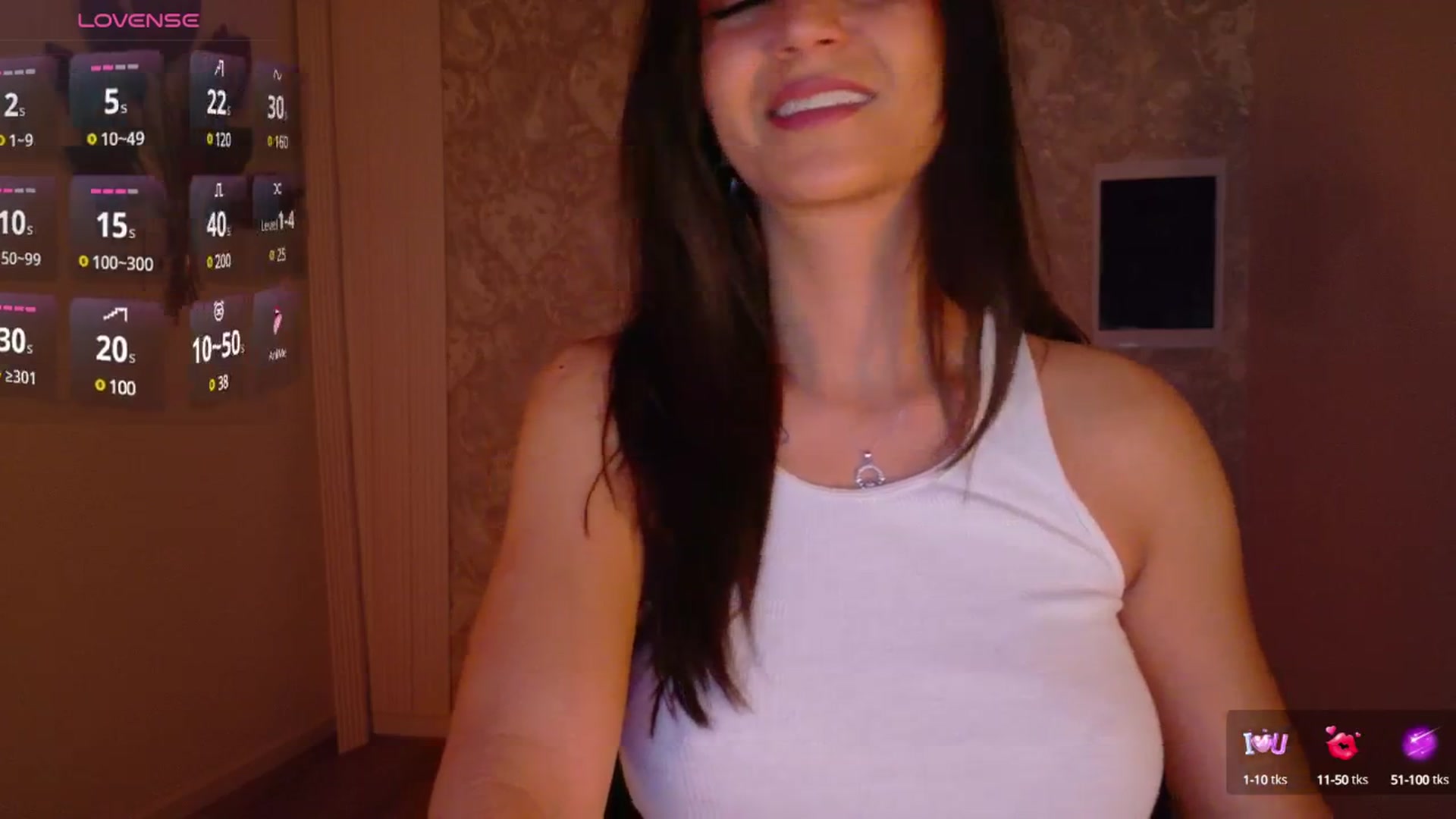 Gallery image thumbnail from Aana_lise's myfreecams stream on, 04/15/2025, 19:13 image 6 of 20
