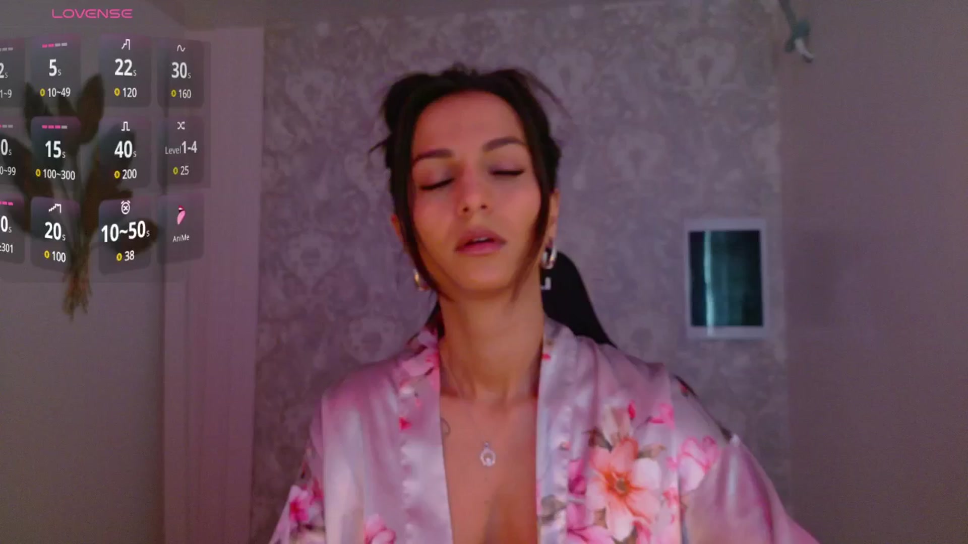 Gallery image thumbnail from Aana_lise's myfreecams stream on, 04/17/2025, 07:56 image 1 of 20