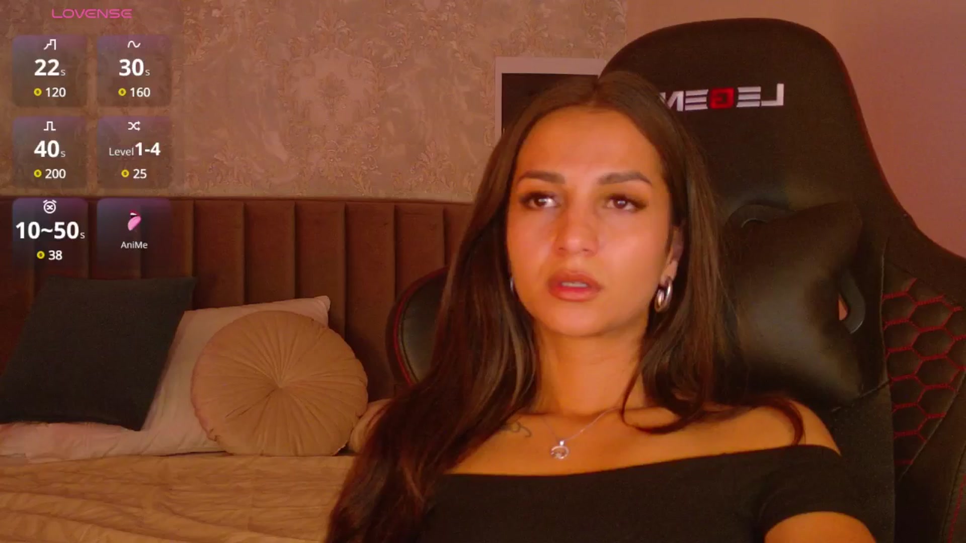 Gallery image thumbnail from Aana_lise's myfreecams stream on, 05/05/2025, 18:34 image 12 of 20
