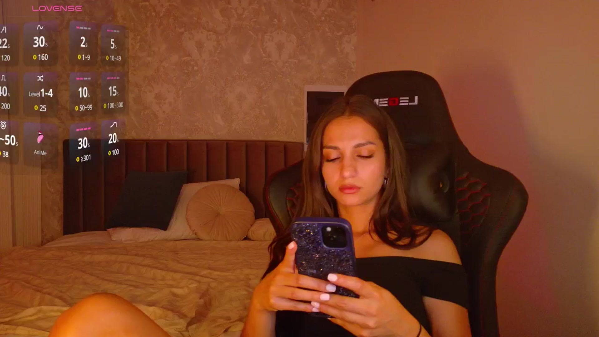 Gallery image thumbnail from Aana_lise's myfreecams stream on, 05/05/2025, 18:34 image 15 of 20