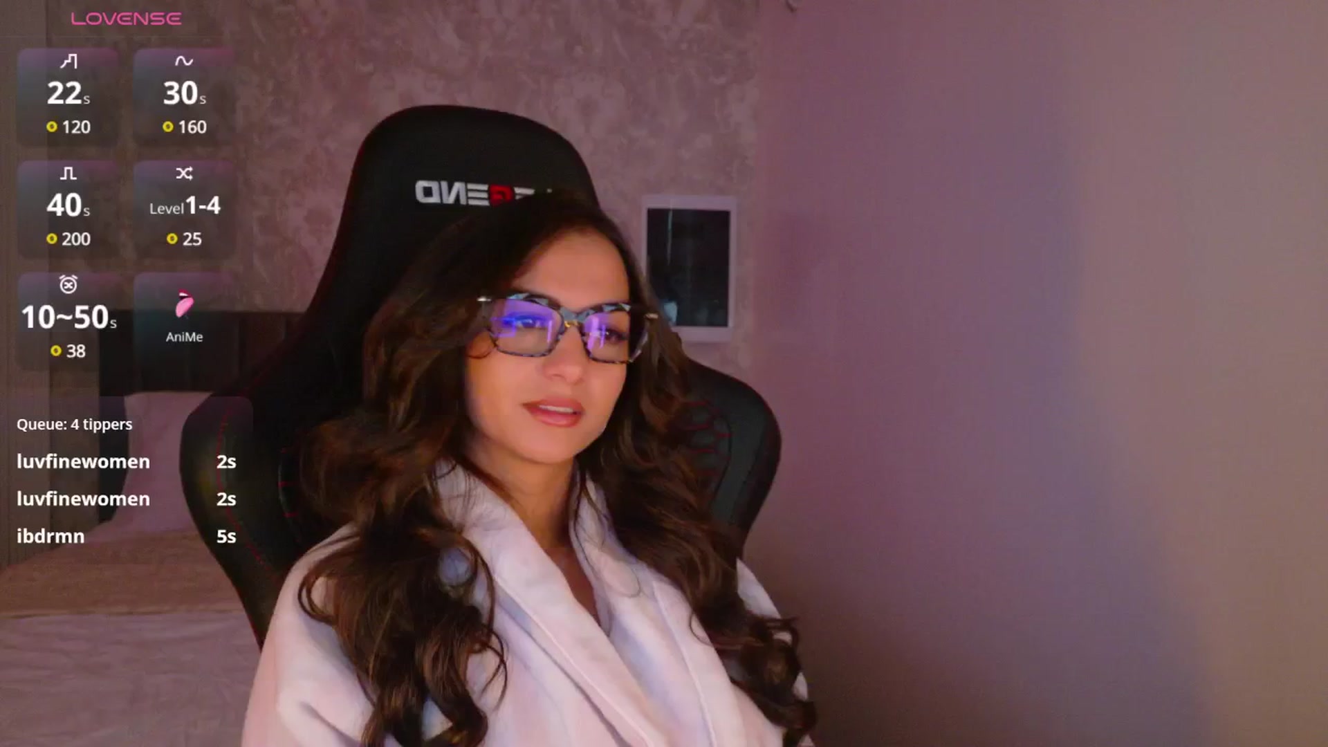 Gallery image thumbnail from Aana_lise's myfreecams stream on, 05/20/2025, 06:57 image 7 of 20