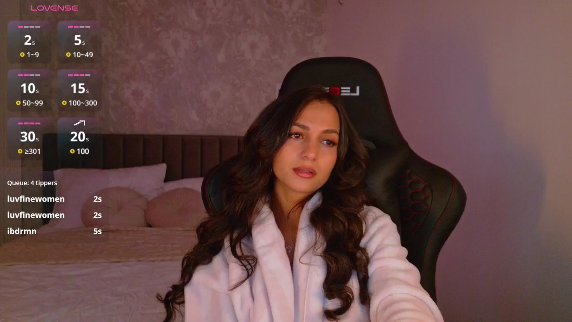 Gallery image thumbnail from Aana_lise's myfreecams stream on, 05/20/2025, 06:57 image 10 of 20