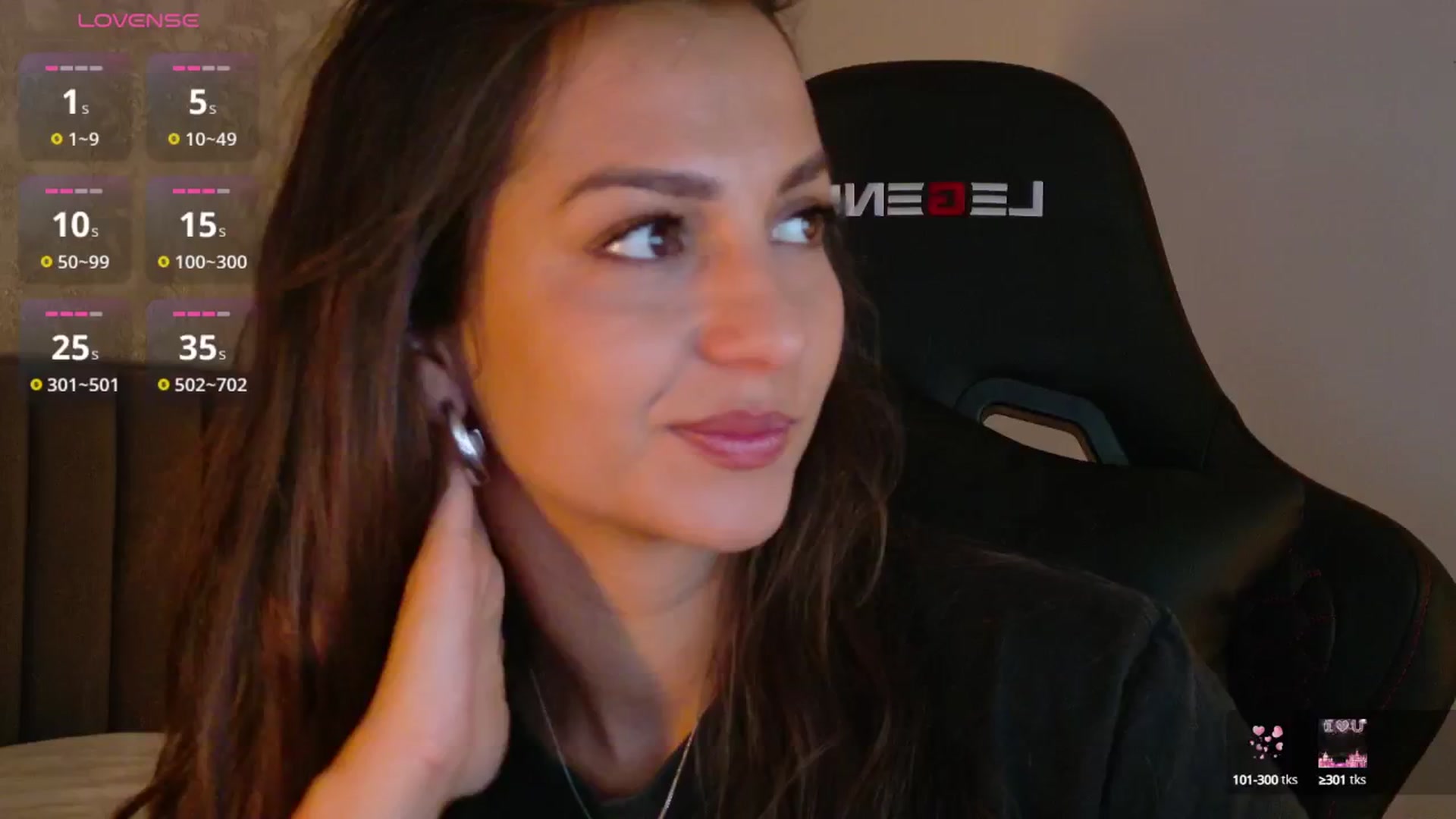 Gallery image thumbnail from Aana_lise's myfreecams stream on, 06/06/2025, 06:42 image 3 of 20