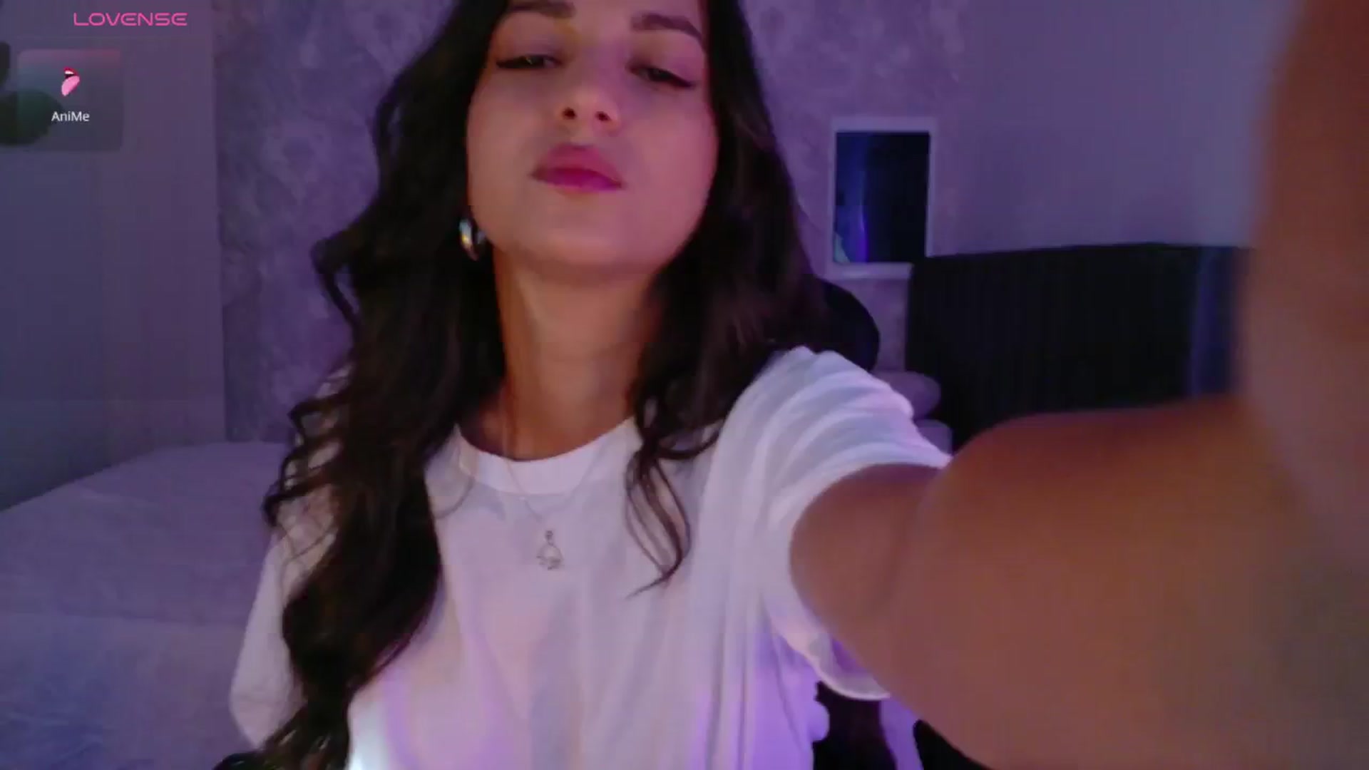 Gallery image thumbnail from Aana_lise's myfreecams stream on, 08/06/2025, 06:11 image 3 of 20