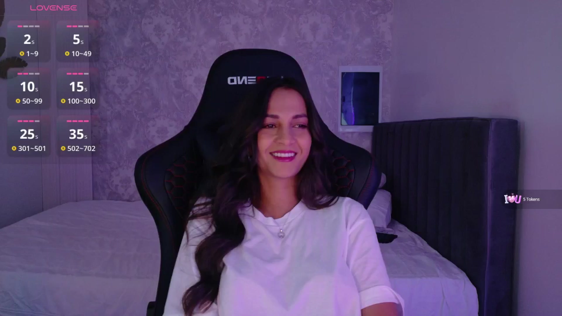 Gallery image thumbnail from Aana_lise's myfreecams stream on, 08/06/2025, 06:11 image 2 of 20
