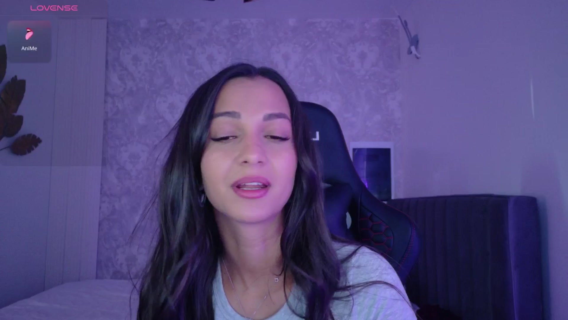 Gallery image thumbnail from Aana_lise's myfreecams stream on, 08/07/2025, 05:03 image 8 of 20