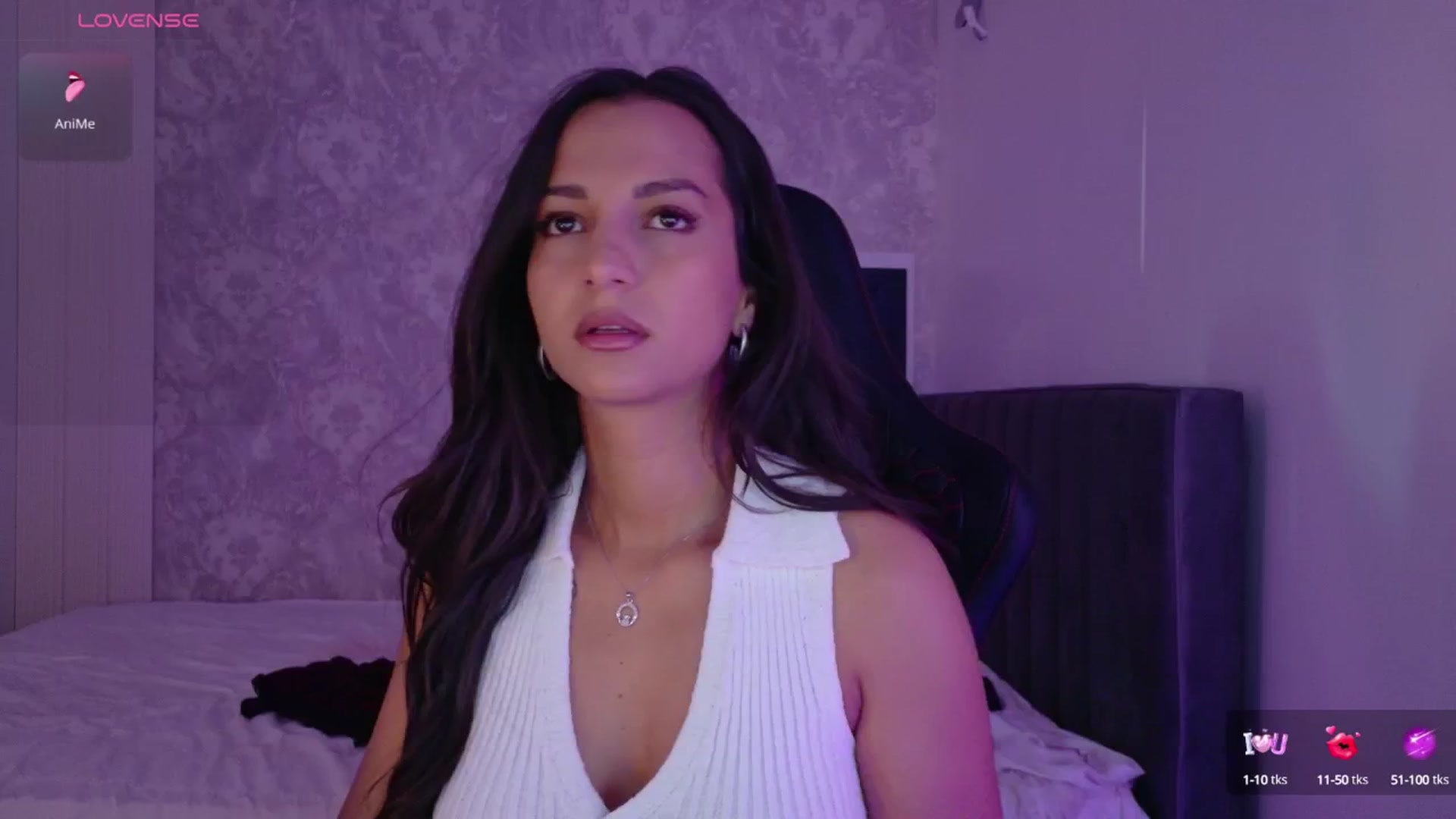 Gallery image thumbnail from Aana_lise's myfreecams stream on, 08/08/2025, 08:11 image 1 of 20