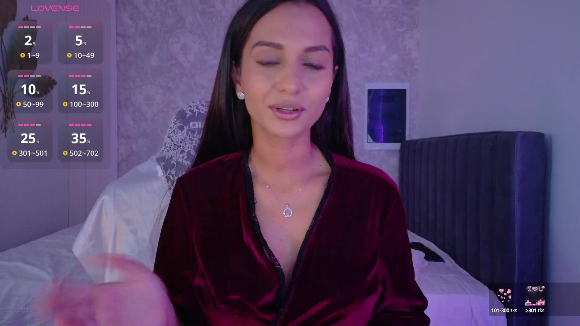 Gallery image thumbnail from Aana_lise's myfreecams stream on, 08/10/2025, 08:52 image 15 of 20