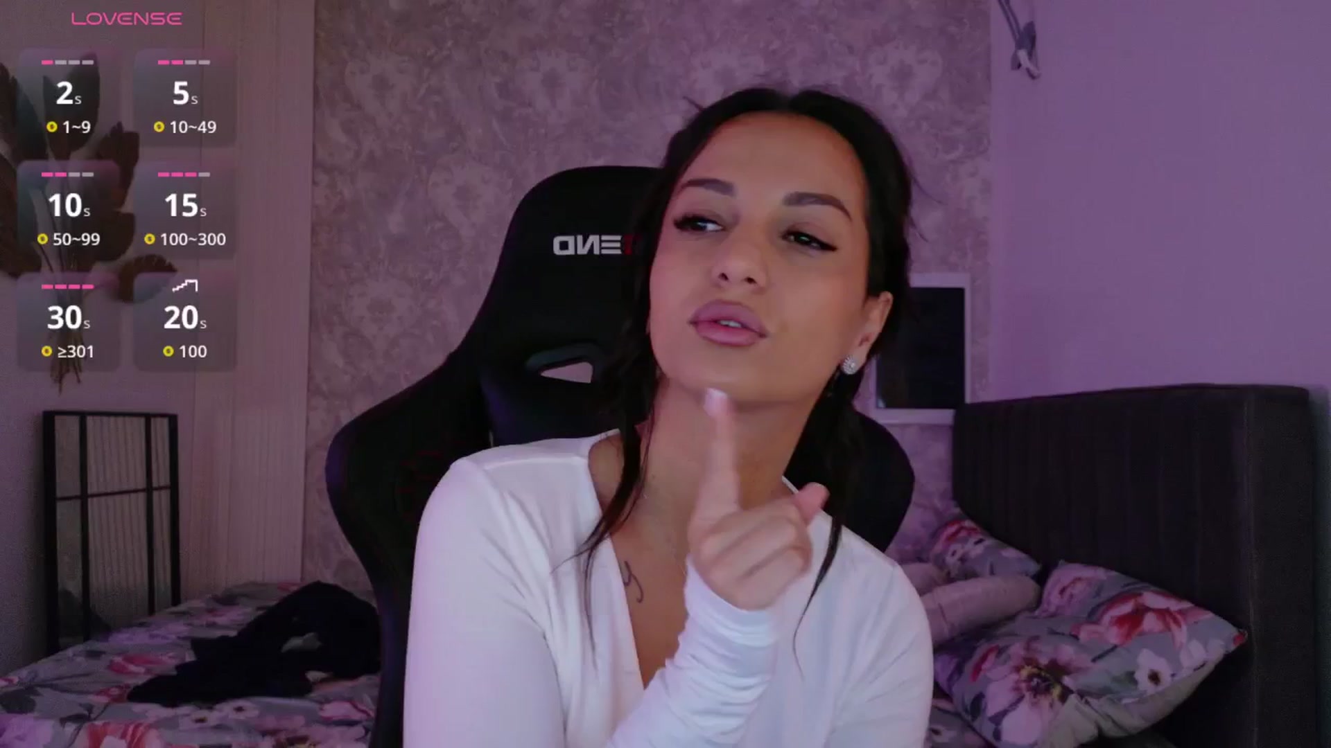 Gallery image thumbnail from Aana_lise's myfreecams stream on, 12/04/2025, 08:01 image 19 of 20