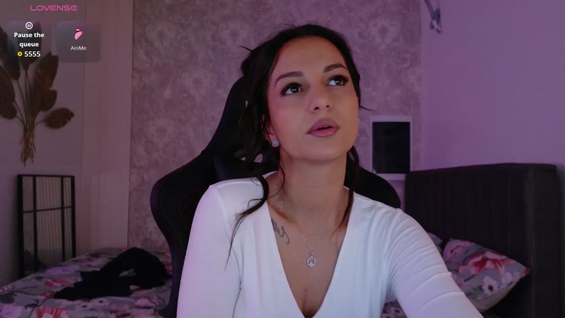Gallery image thumbnail from Aana_lise's myfreecams stream on, 12/04/2025, 08:01 image 15 of 20