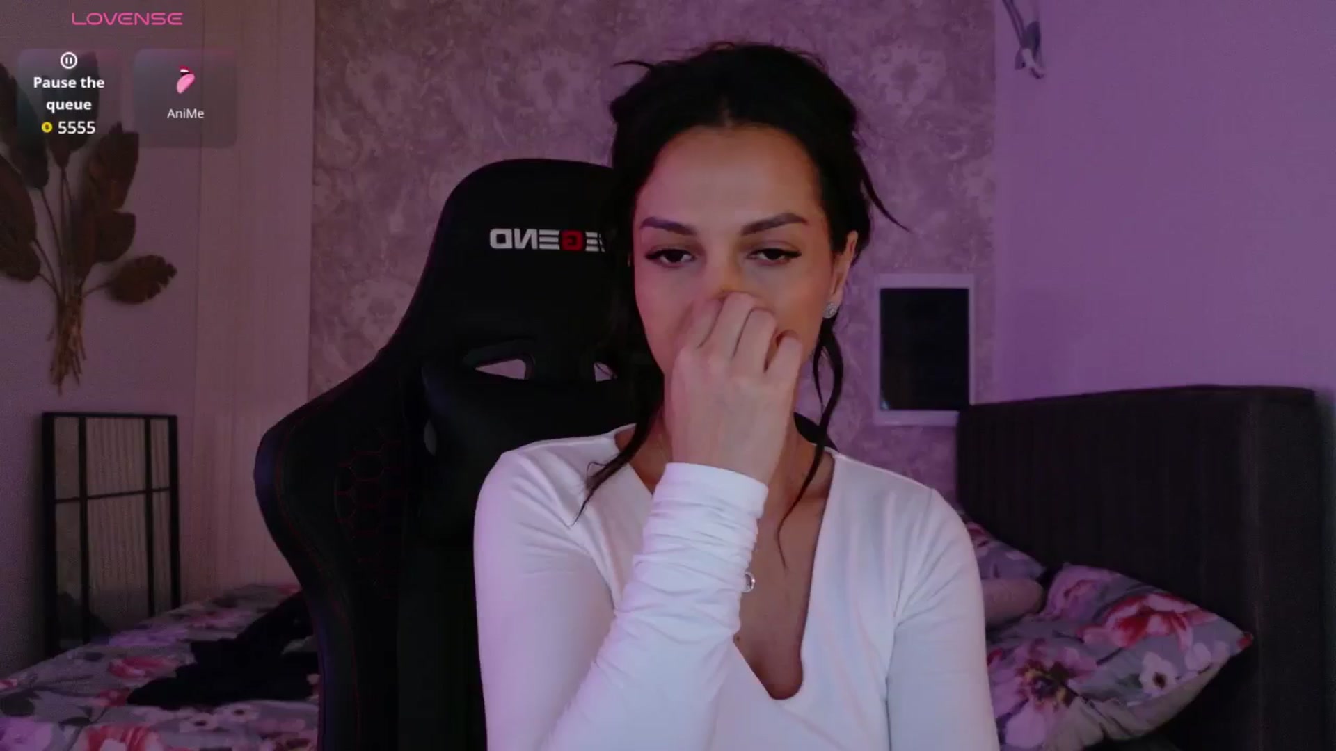 Gallery image thumbnail from Aana_lise's myfreecams stream on, 12/04/2025, 08:01 image 10 of 20
