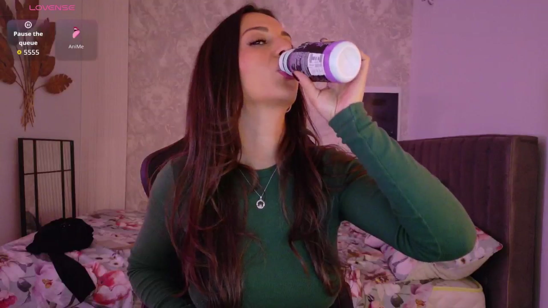 Gallery image thumbnail from Aana_lise's myfreecams stream on, 12/10/2025, 08:03 image 5 of 20