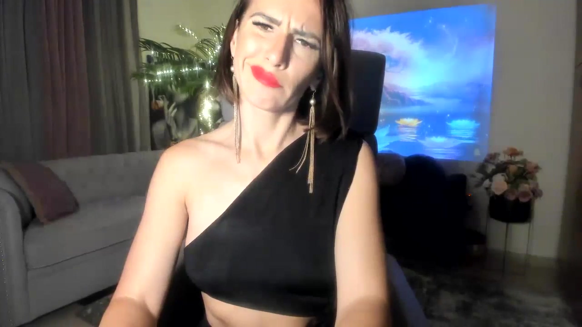 Gallery image thumbnail from AartBitchBday's myfreecams stream on, 07/02/2023, 01:00 image 12 of 20