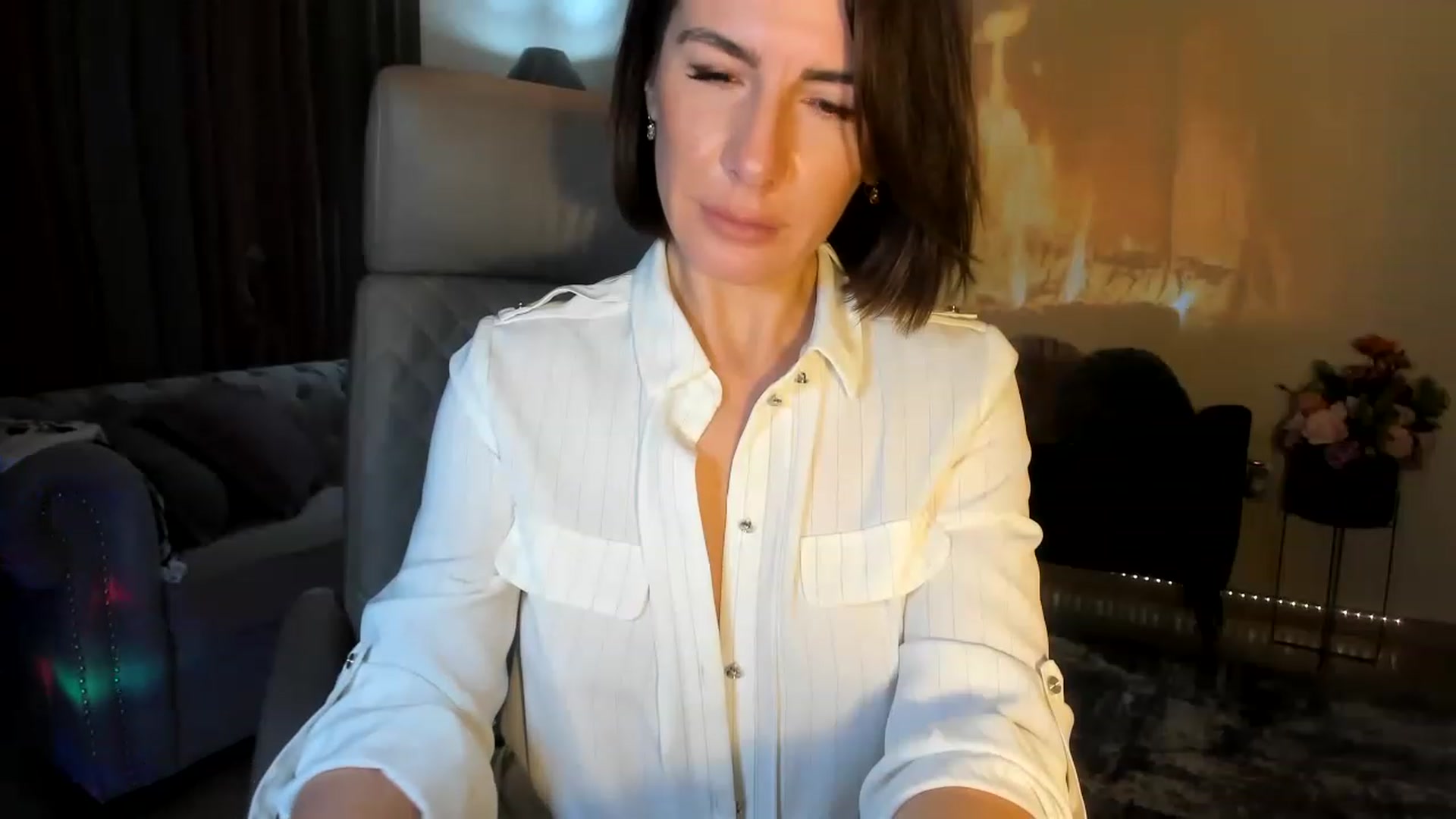 Gallery image thumbnail from Aarte_miss's myfreecams stream on, 11/19/2022, 18:12 image 15 of 20
