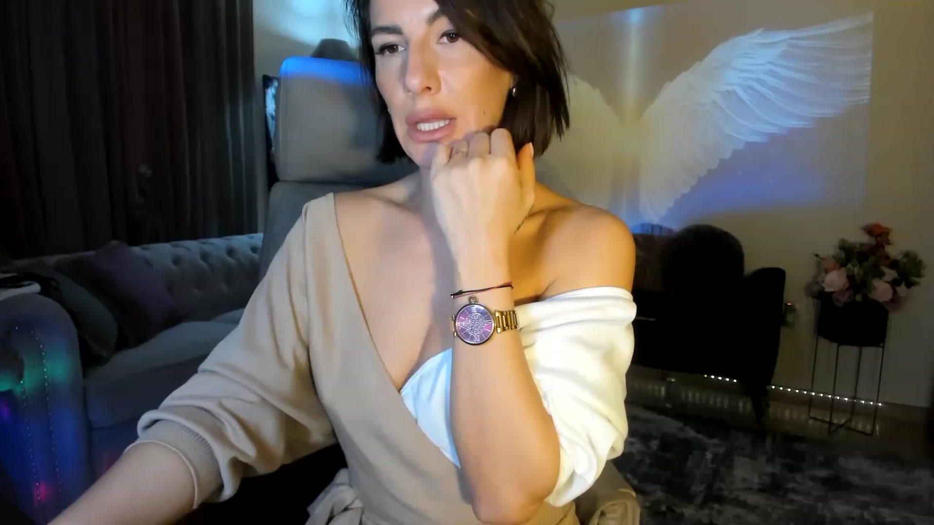 Gallery image thumbnail from Aarte_miss's myfreecams stream on, 11/20/2022, 02:36 image 1 of 20